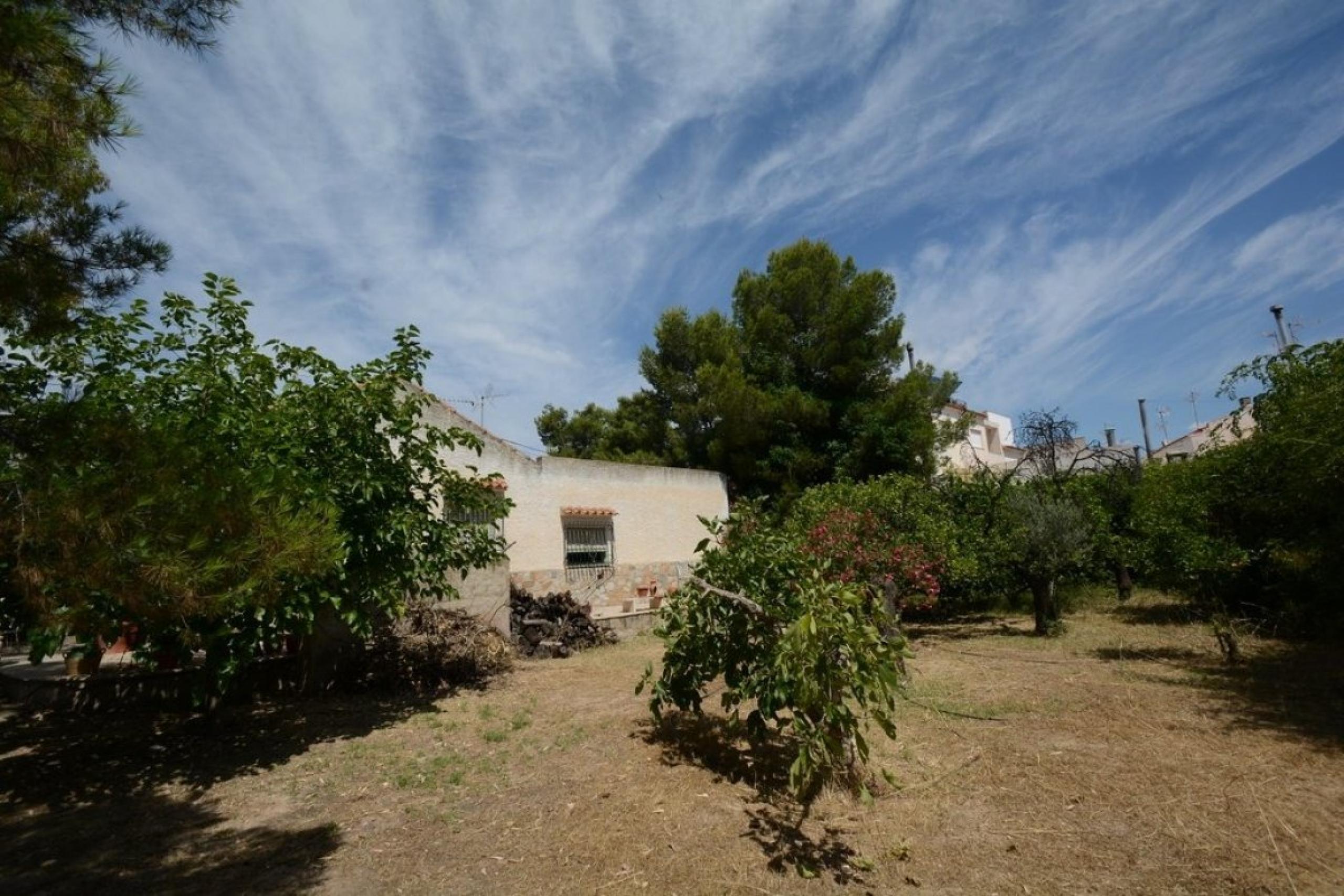 Terrain urbain de 1 000 m2. de surface sur le pèdre de la mort à Orihuela.