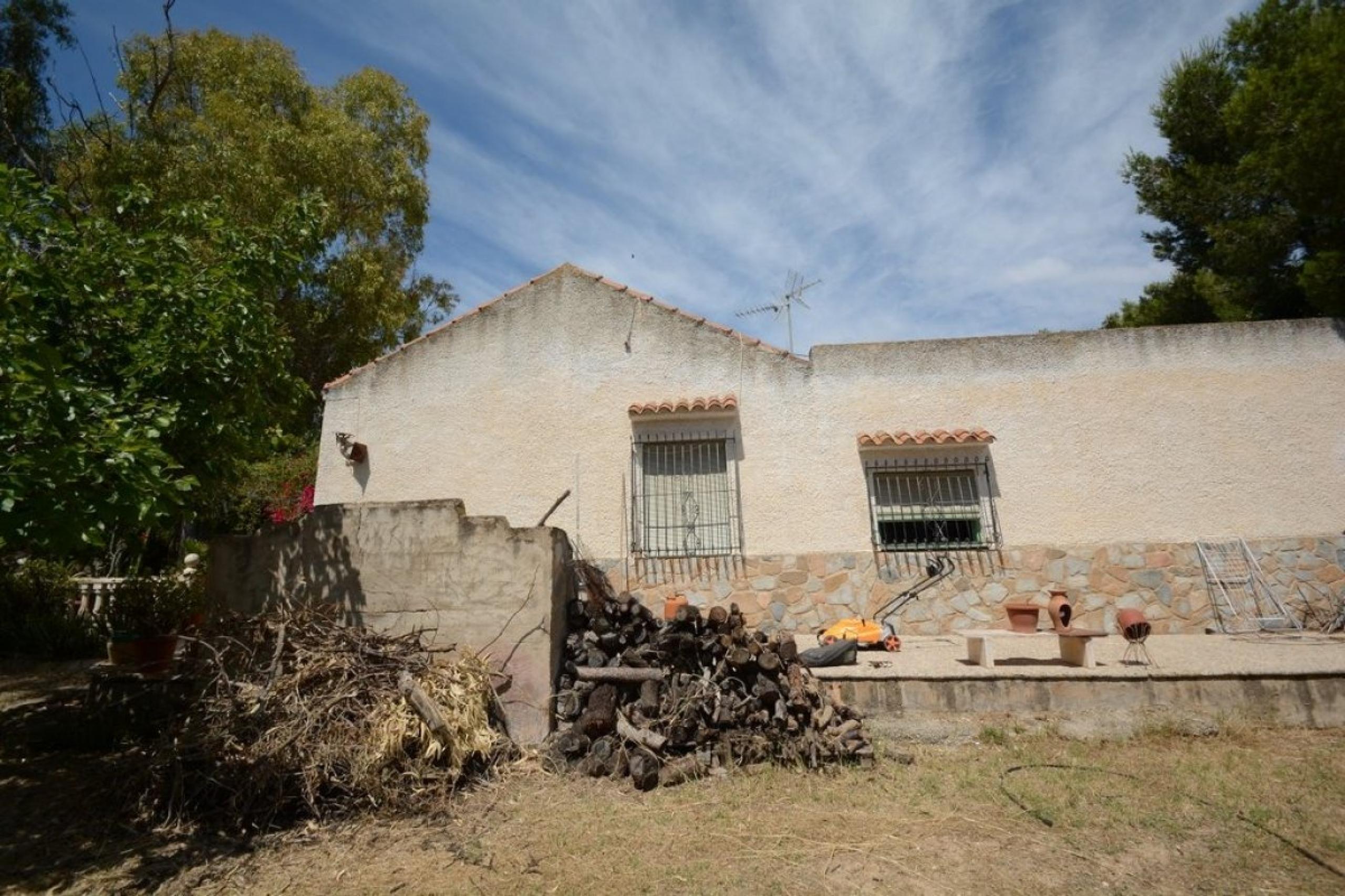 Terrain urbain de 1 000 m2. de surface sur le pèdre de la mort à Orihuela.