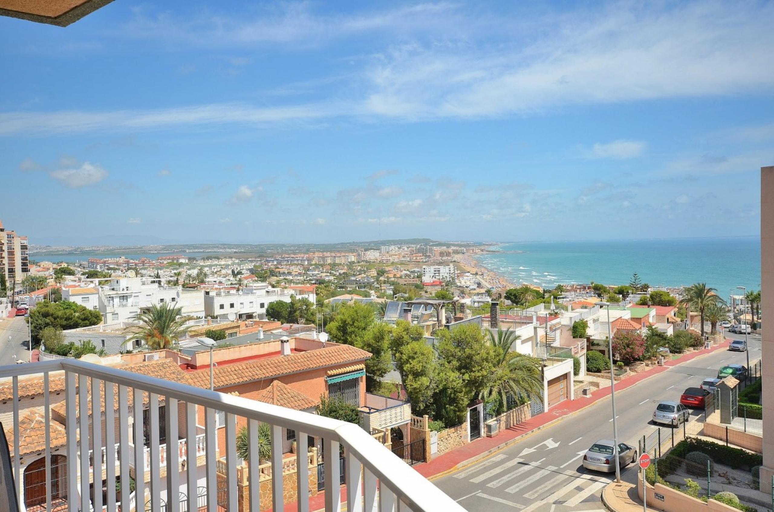 Vues panoramiques sur la plage de La Mata, 1 chambre et piscine communale