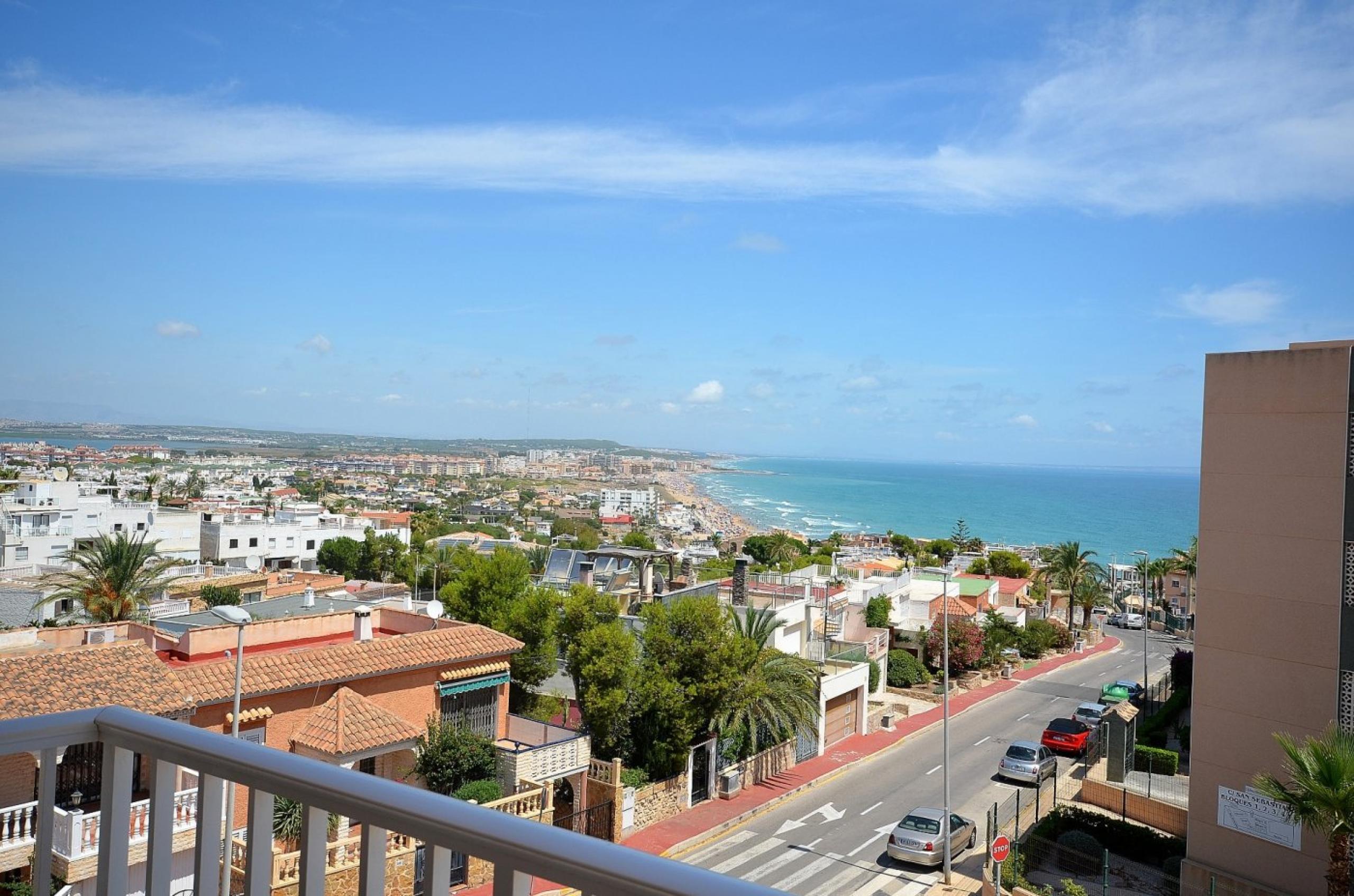 Vues panoramiques sur la plage de La Mata, 1 chambre et piscine communale