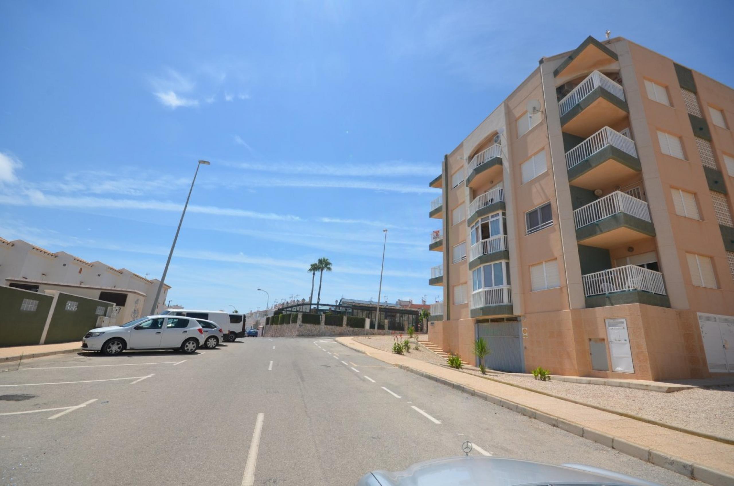 Vues panoramiques sur la plage de La Mata, 1 chambre et piscine communale