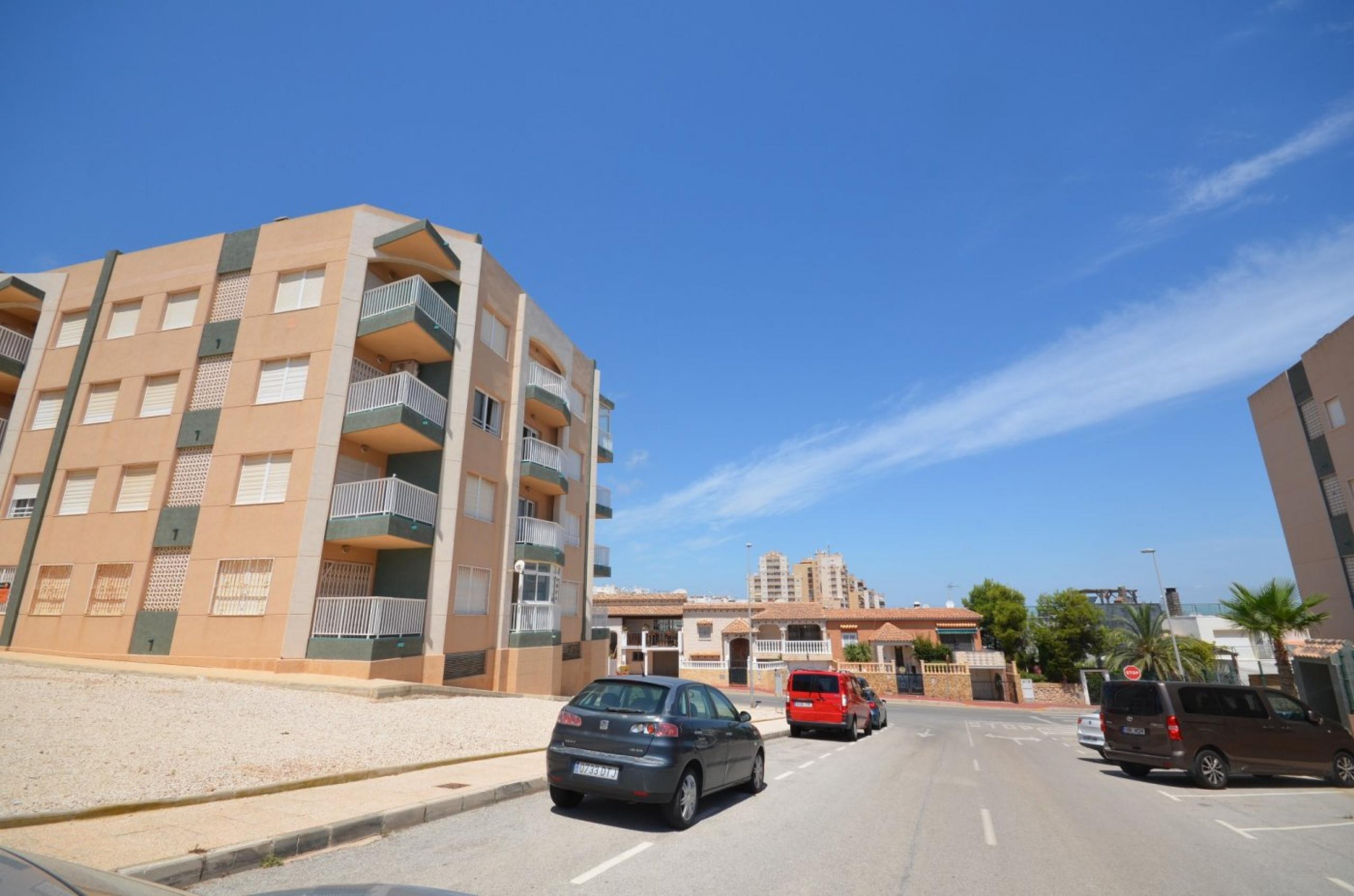 Vues panoramiques sur la plage de La Mata, 1 chambre et piscine communale