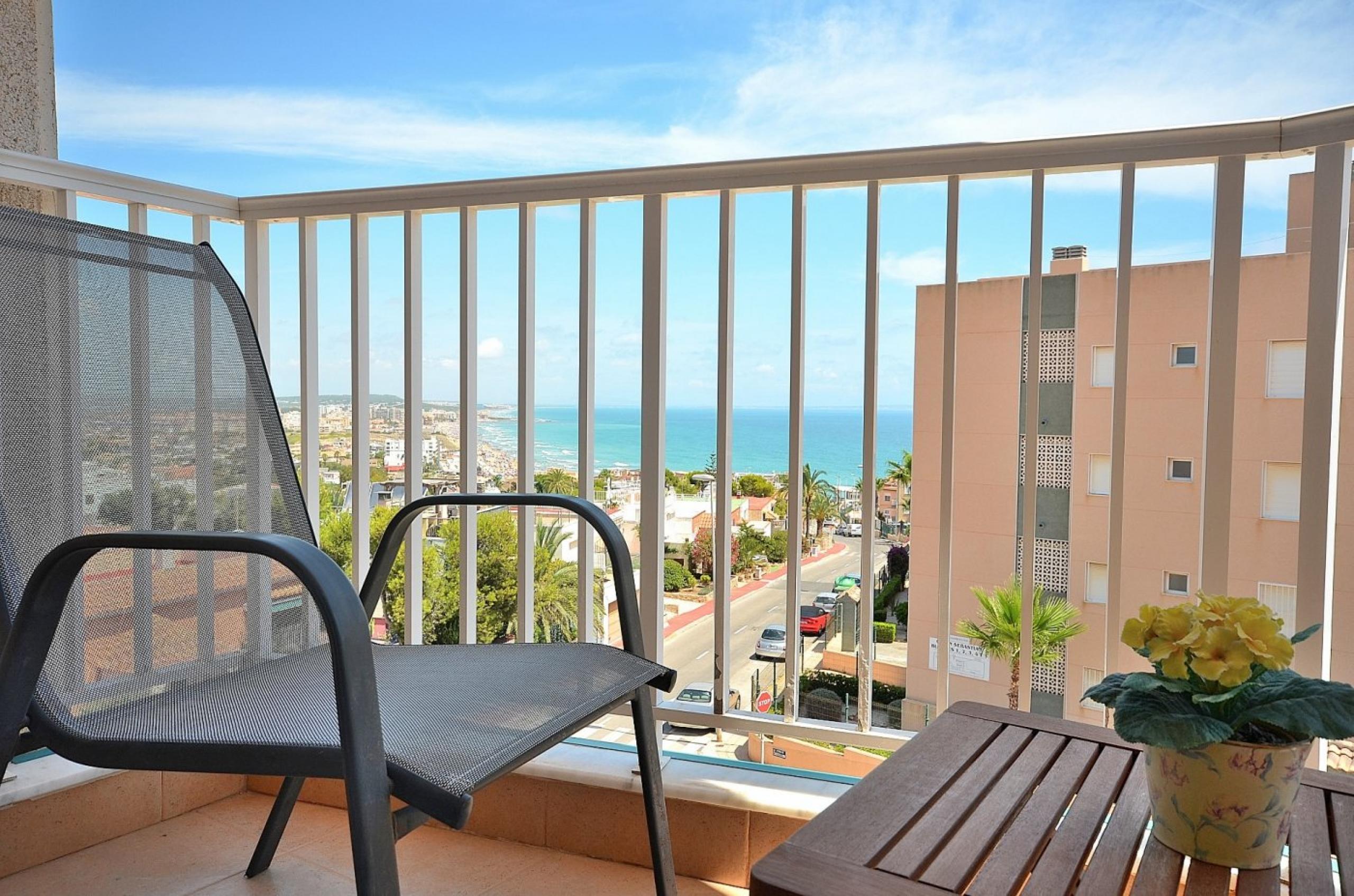 Vues panoramiques sur la plage de La Mata, 1 chambre et piscine communale