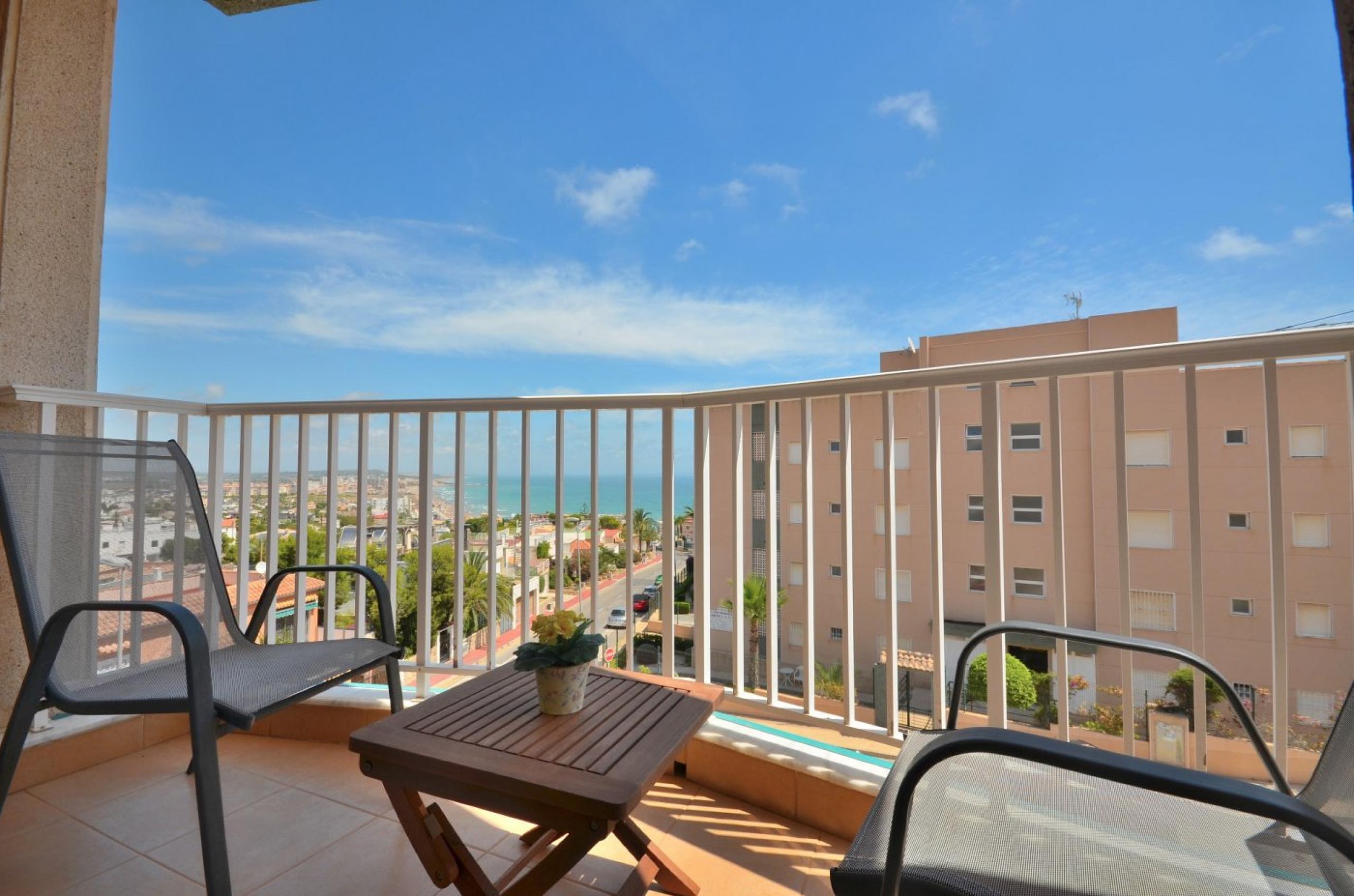 Vues panoramiques sur la plage de La Mata, 1 chambre et piscine communale