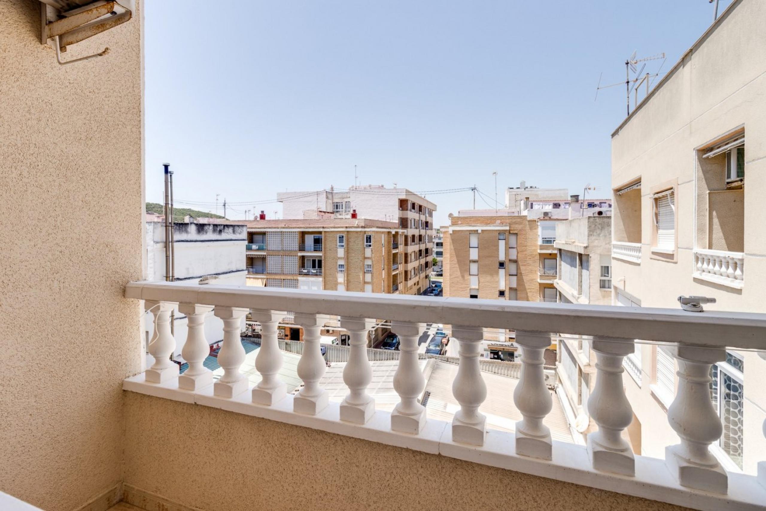 Logement de 2 chambres + 1 Baßo + piscine, à Guardamar del Segura.