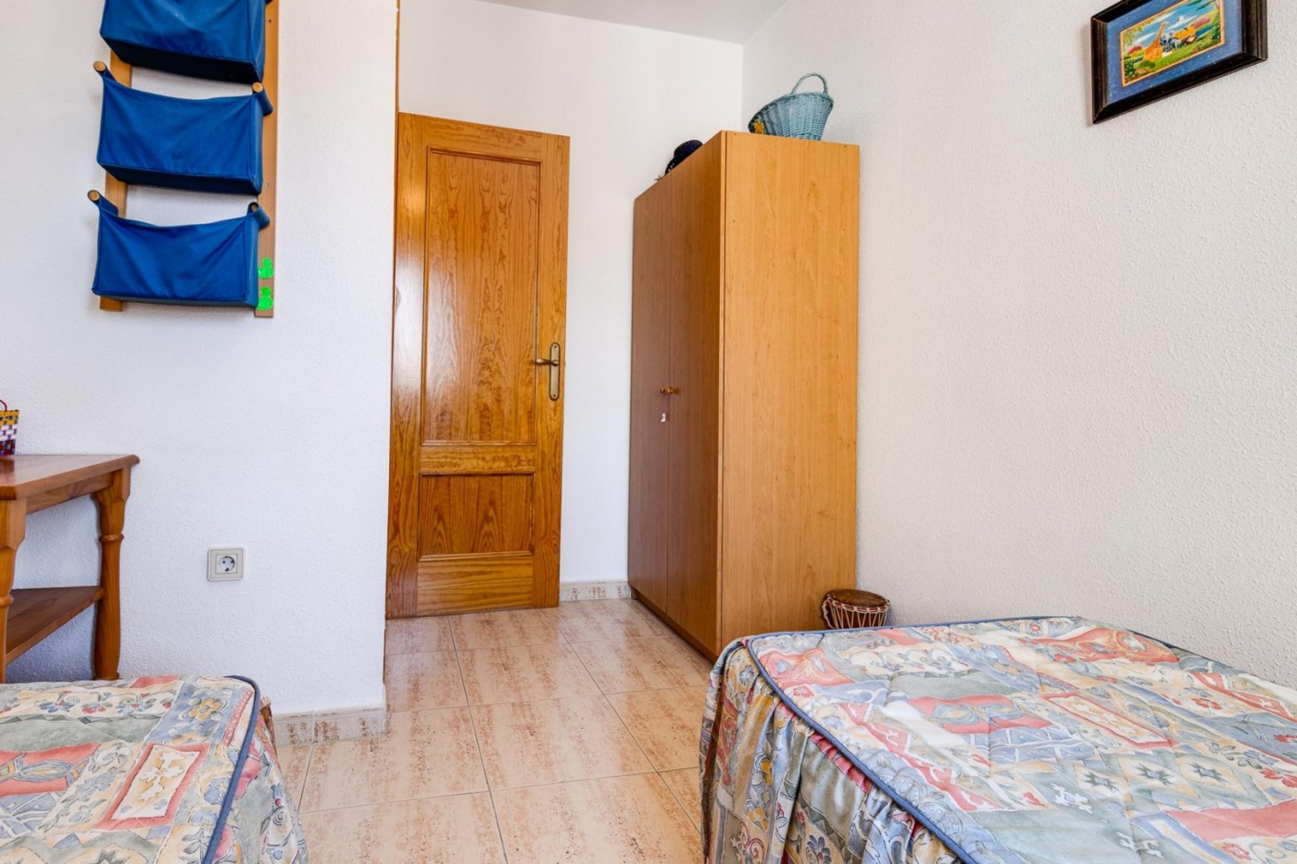 Logement de 2 chambres + 1 Baßo + piscine, à Guardamar del Segura.