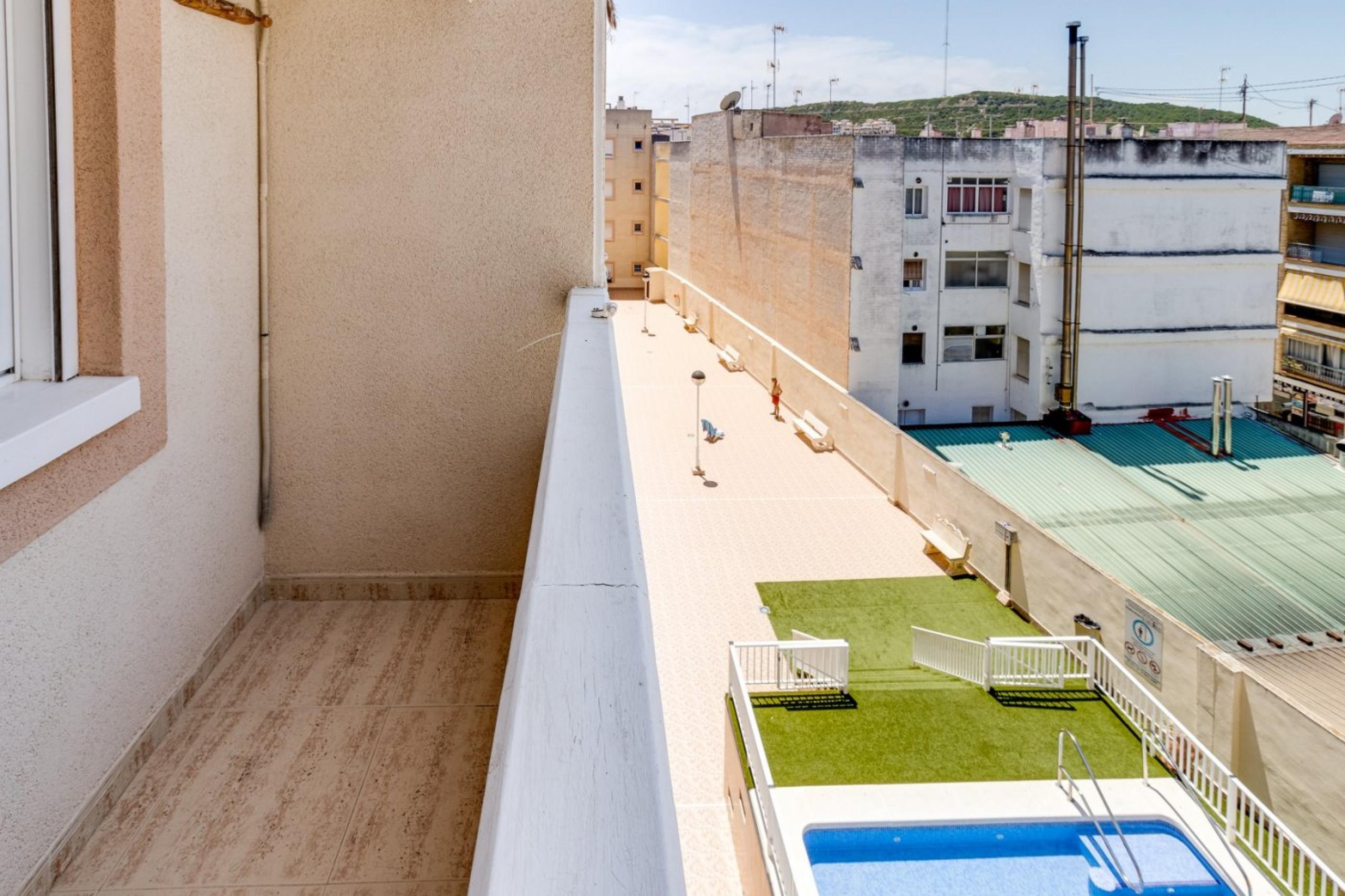 Logement de 2 chambres + 1 Baßo + piscine, à Guardamar del Segura.