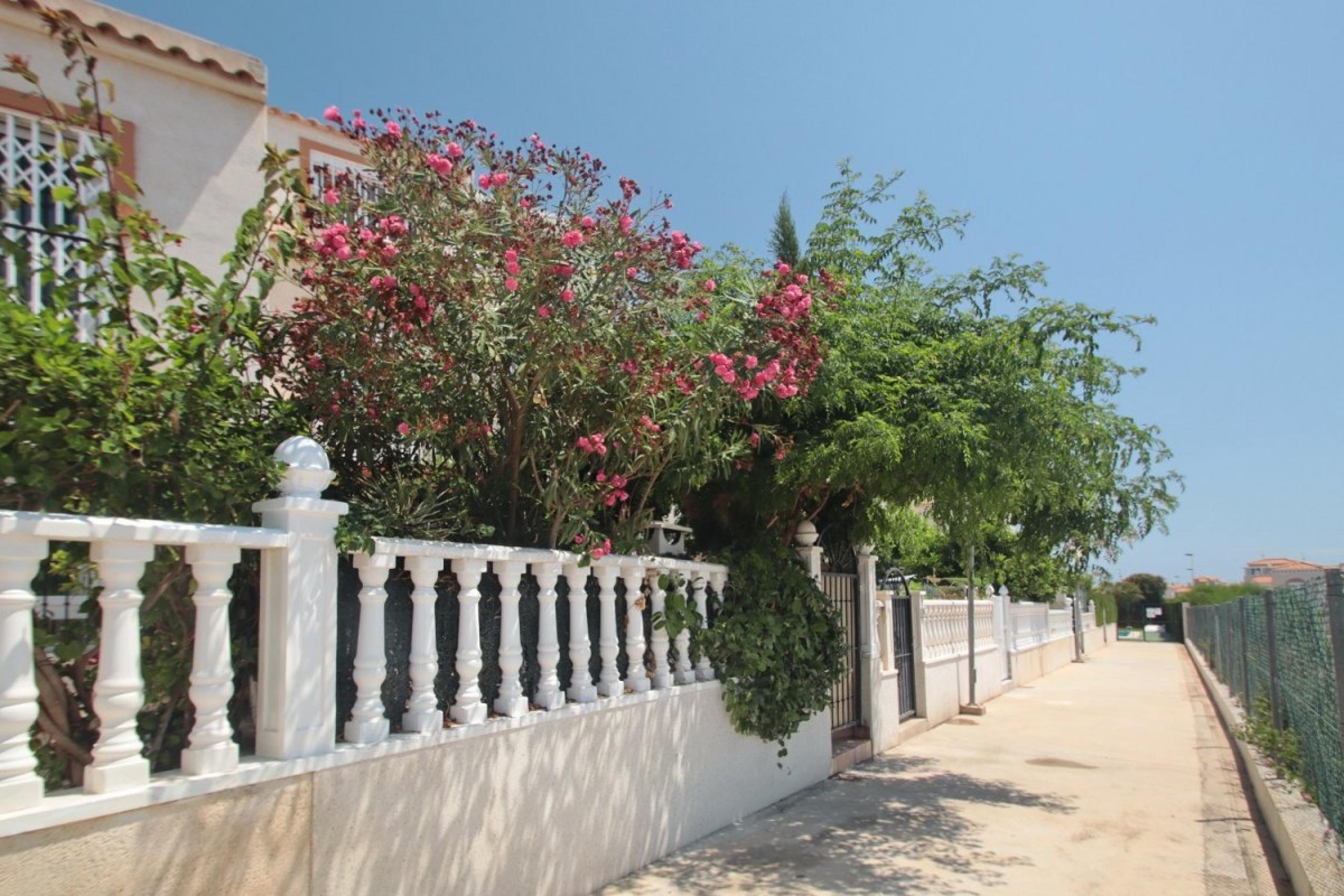 Maison de ville avec 3 chambres à coucher, 2 salons et 2 salles de bain à Torreblanca