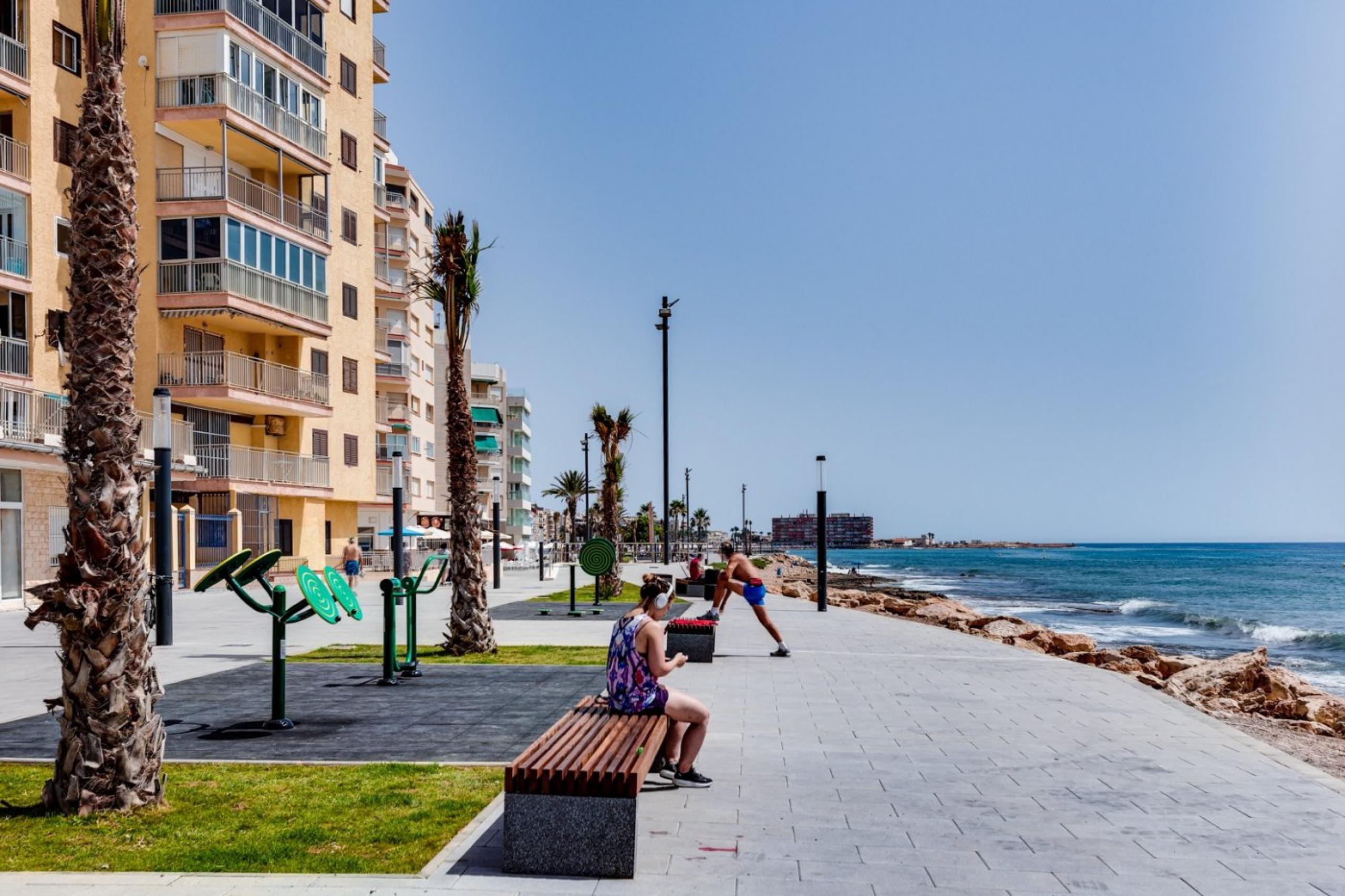 Appartement à côté de toutes sortes de services et à proximité de la plage