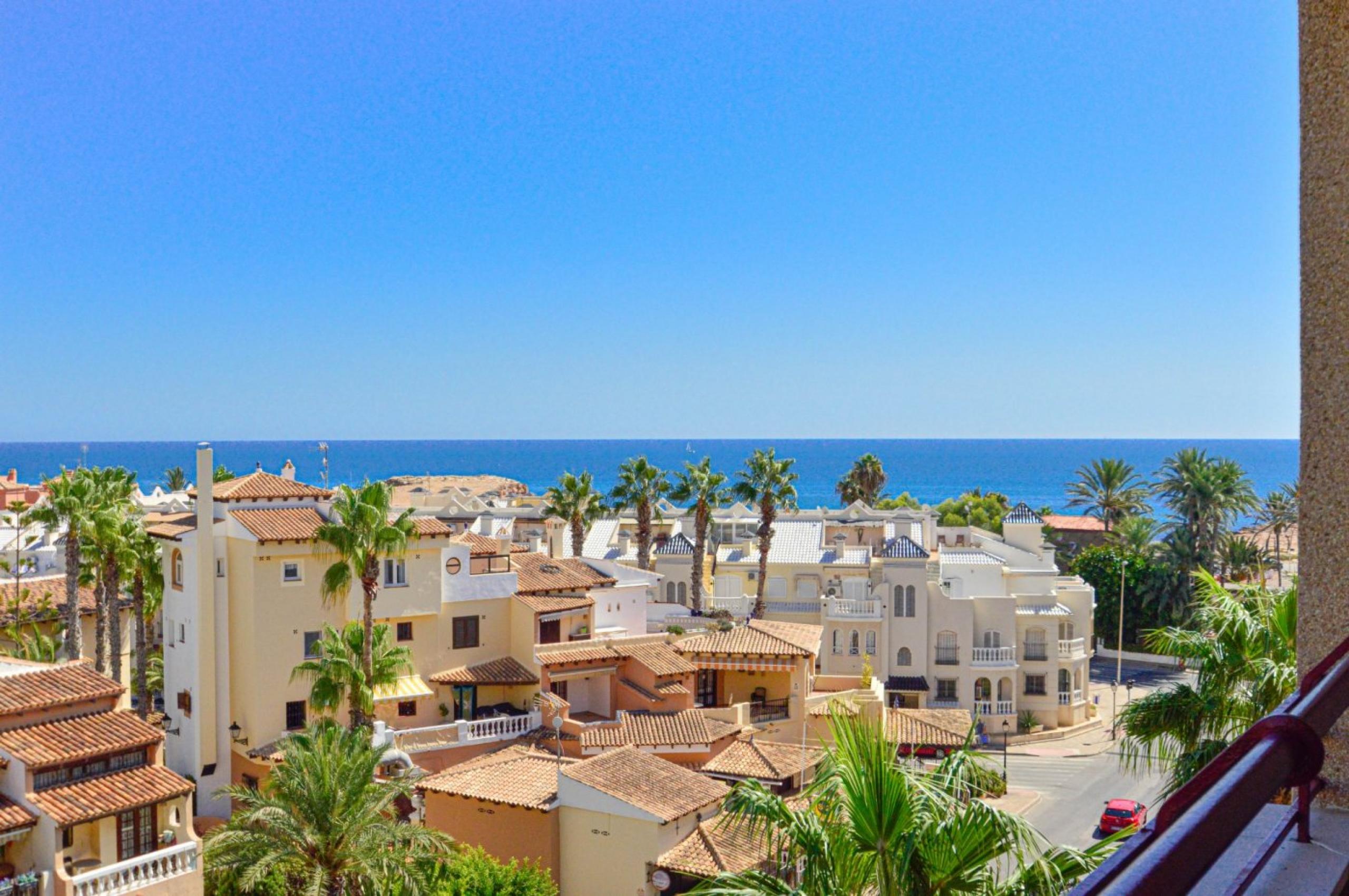 Appartement entièrement rénové à El Palmeral - Premier LÃ NEA - Los Locos Beach - Torrevieja