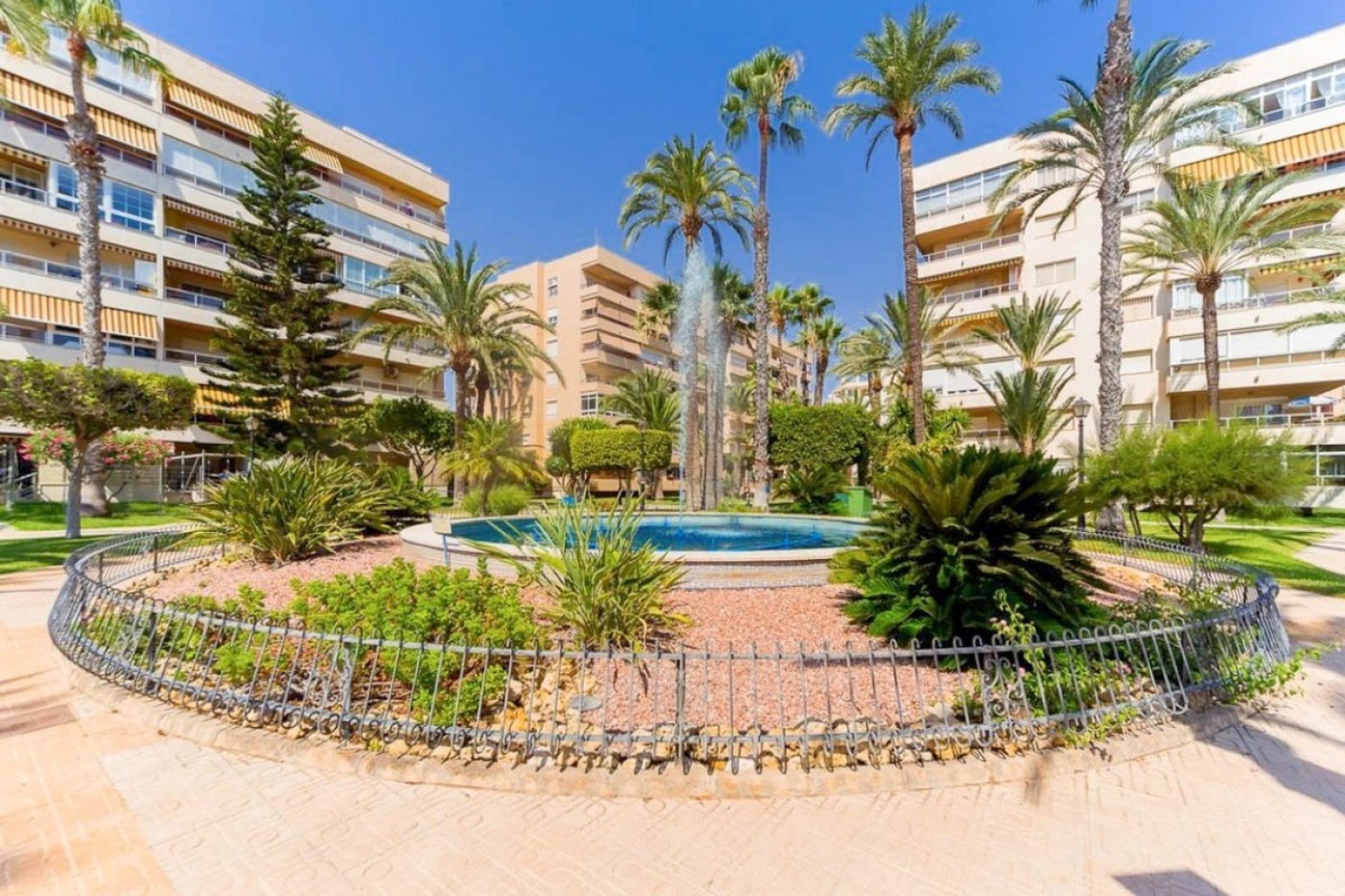 Appartement entièrement rénové à El Palmeral - Premier LÃ NEA - Los Locos Beach - Torrevieja