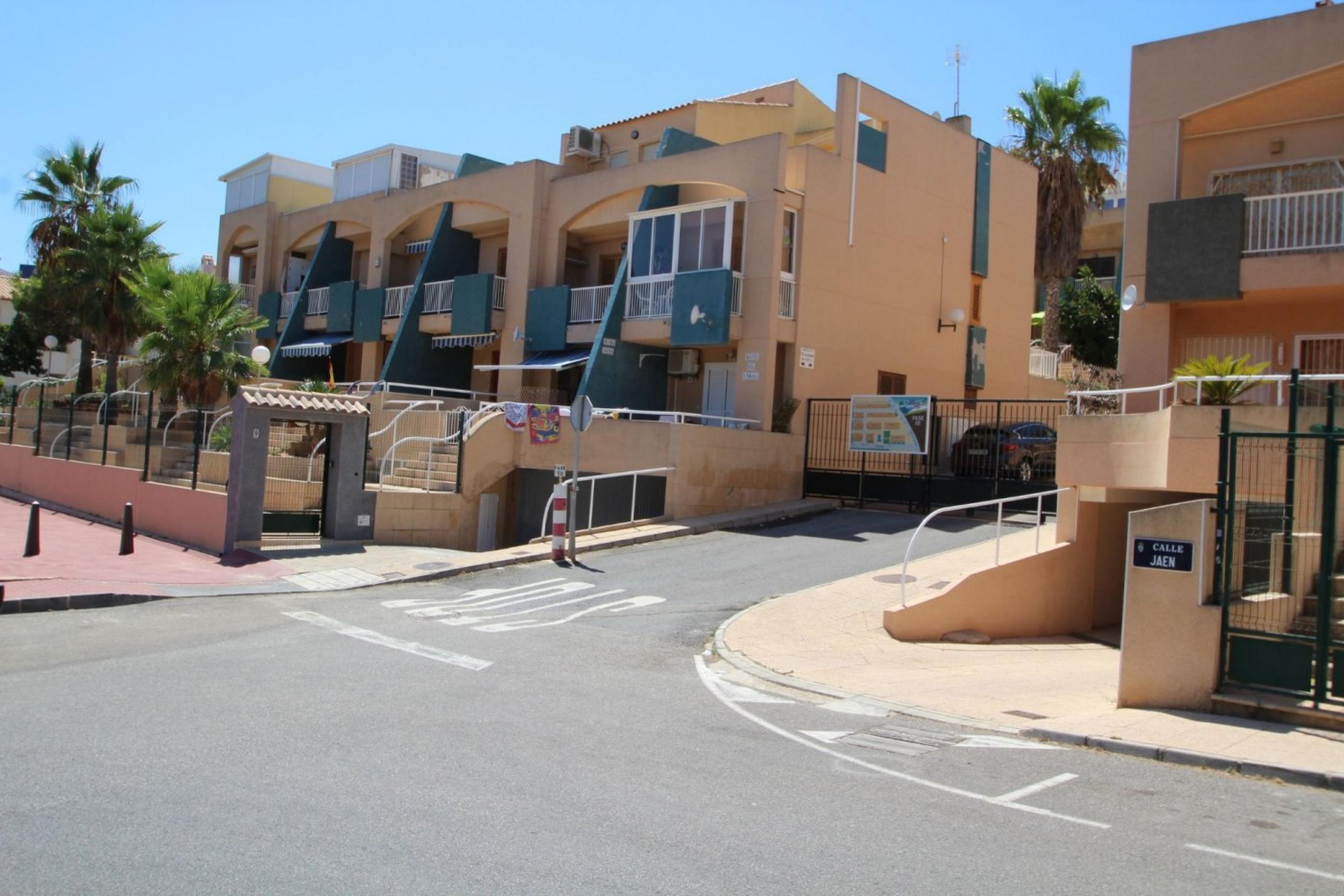 Maison de ville à «La Mata» avec piscine commune