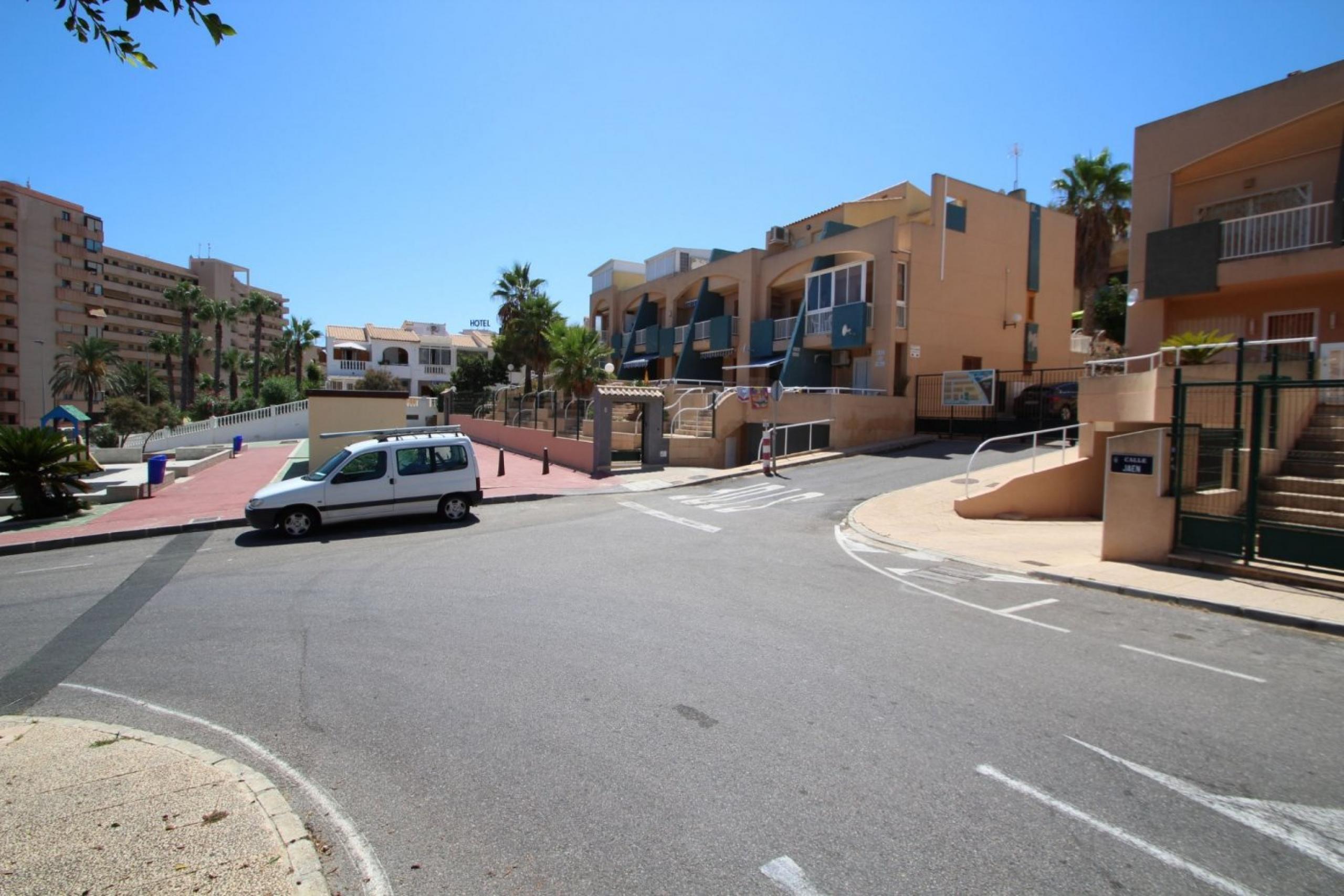 Maison de ville à «La Mata» avec piscine commune