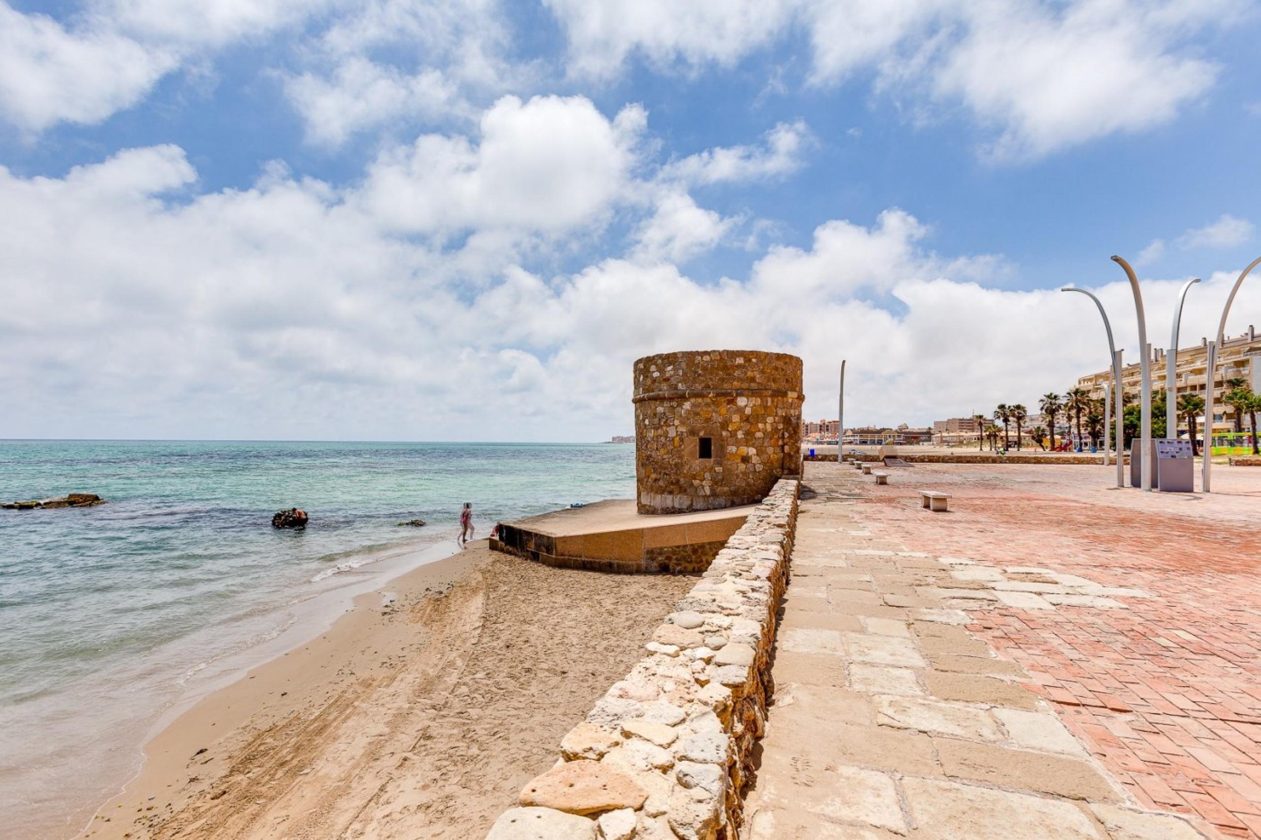 Rez-de-chaussée au sud à 100 m de la plage de La Mata