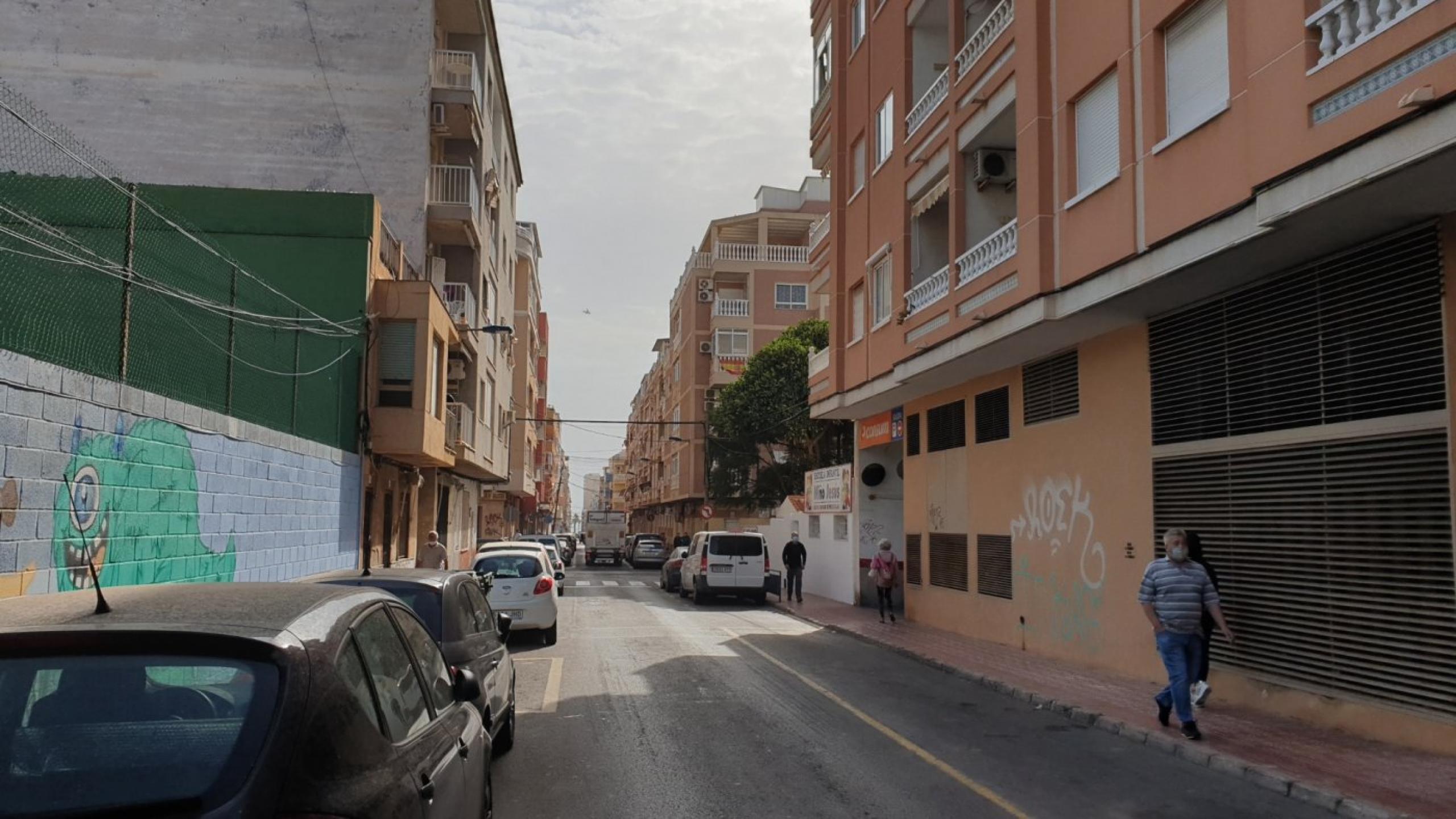 Ãtico avec une terrasse résidentielle avec piscine à 800 m de la plage à Torrevieja