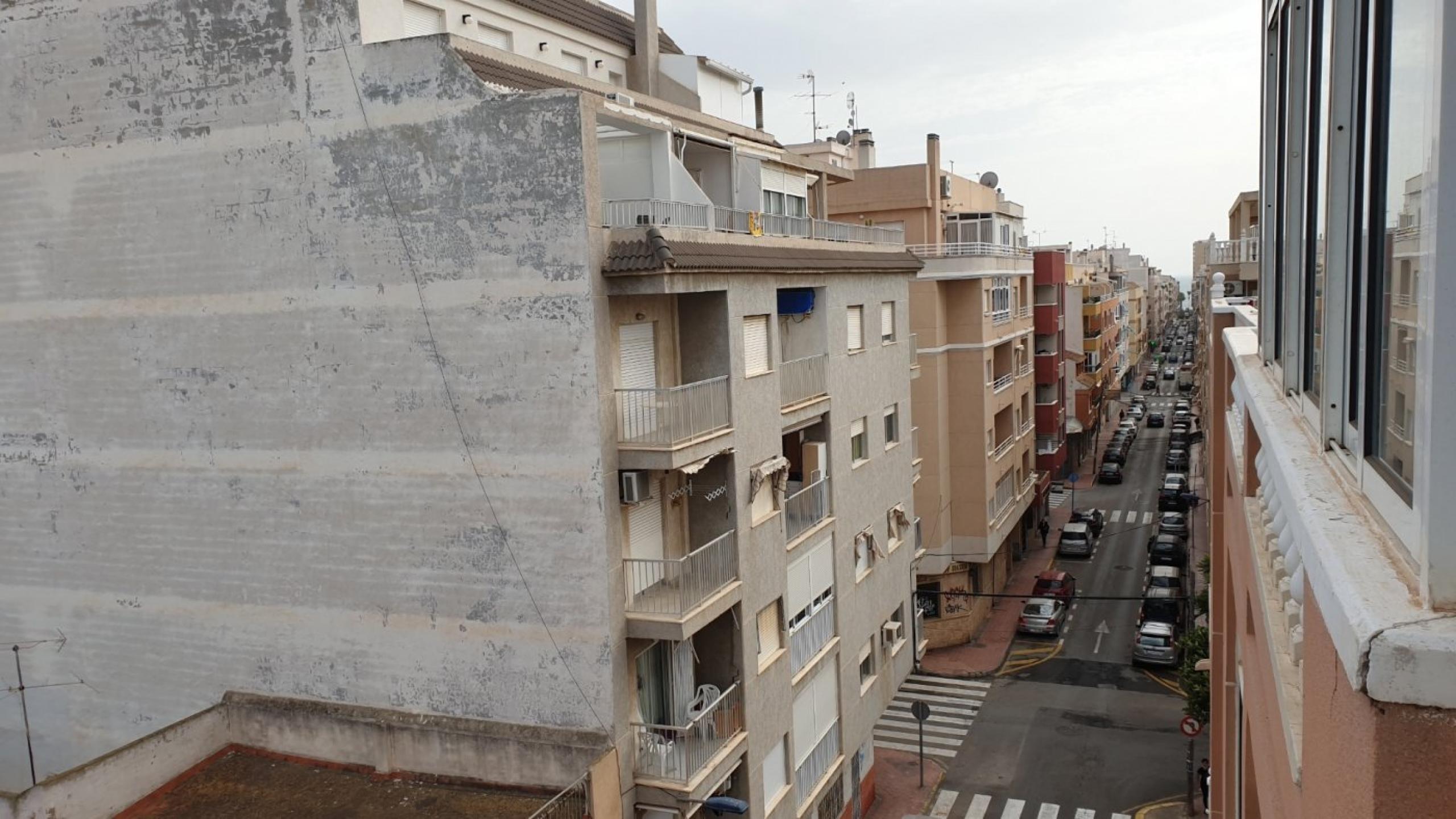 Ãtico avec une terrasse résidentielle avec piscine à 800 m de la plage à Torrevieja