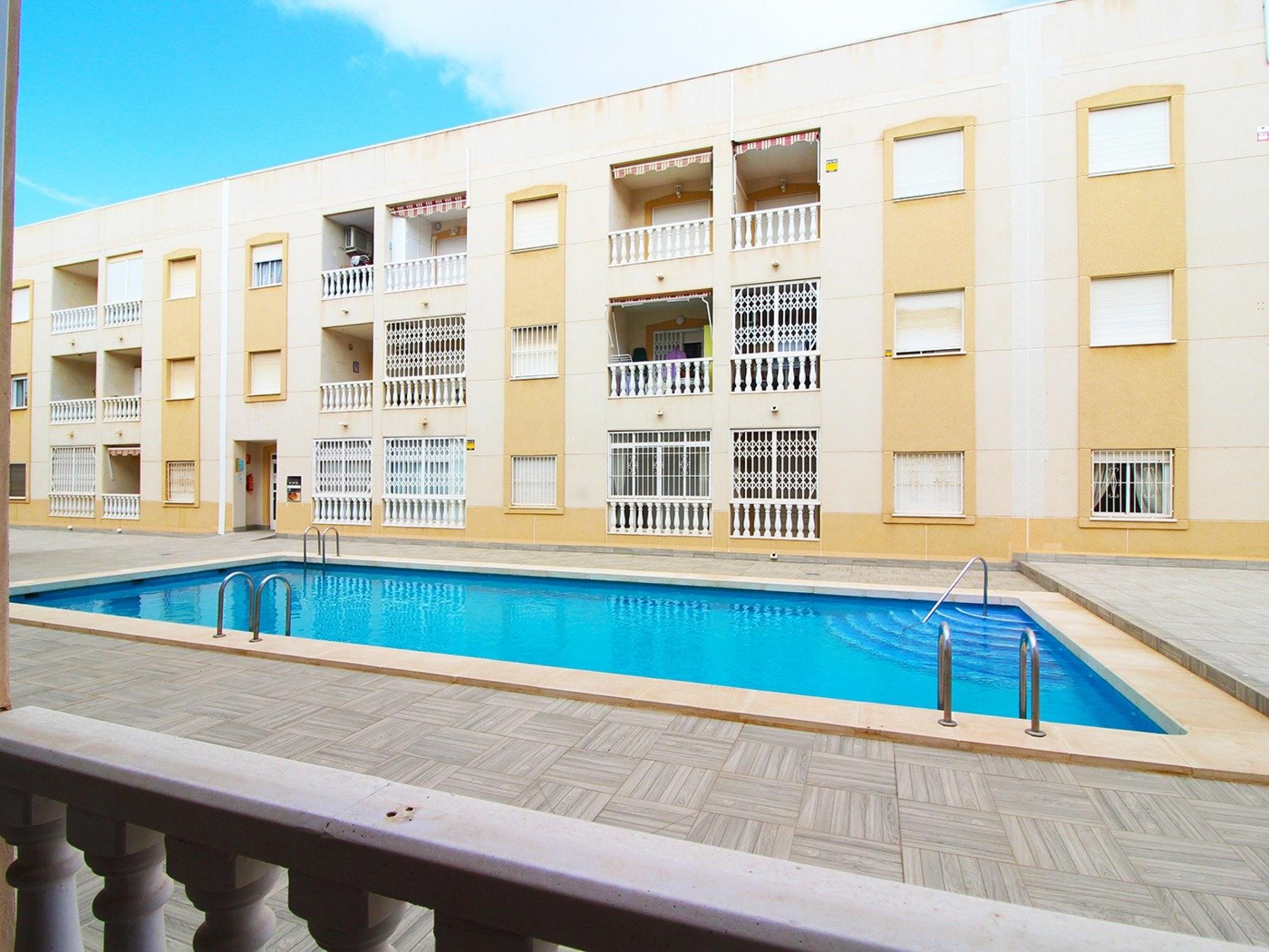 Appartement au rez-de-chaussée, 2 chambres à coucher, piscine, près du centre Torrevieja