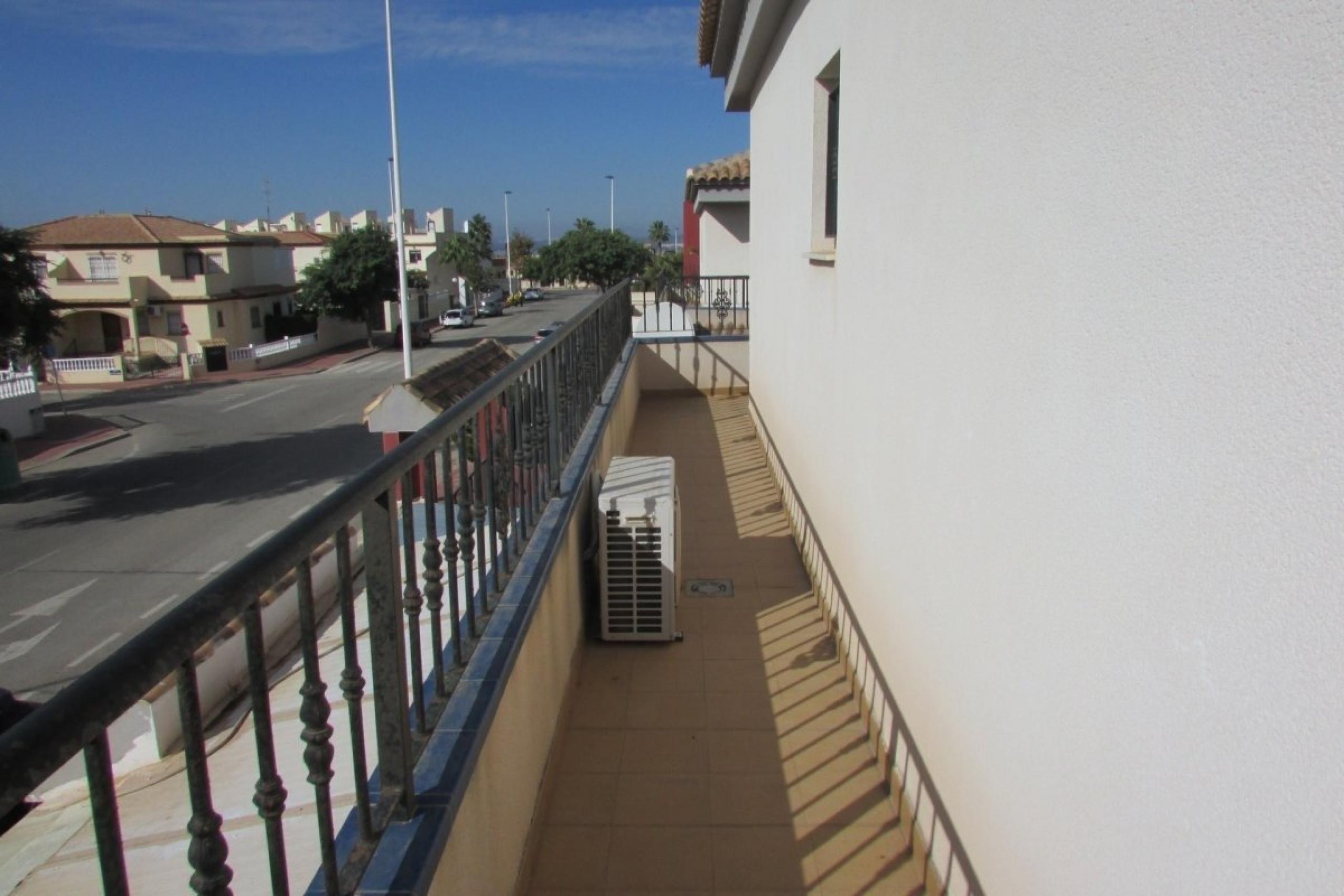 Maison de ville Duplex dans le coin dans le secteur 25 nouvelles eaux Torrevieja