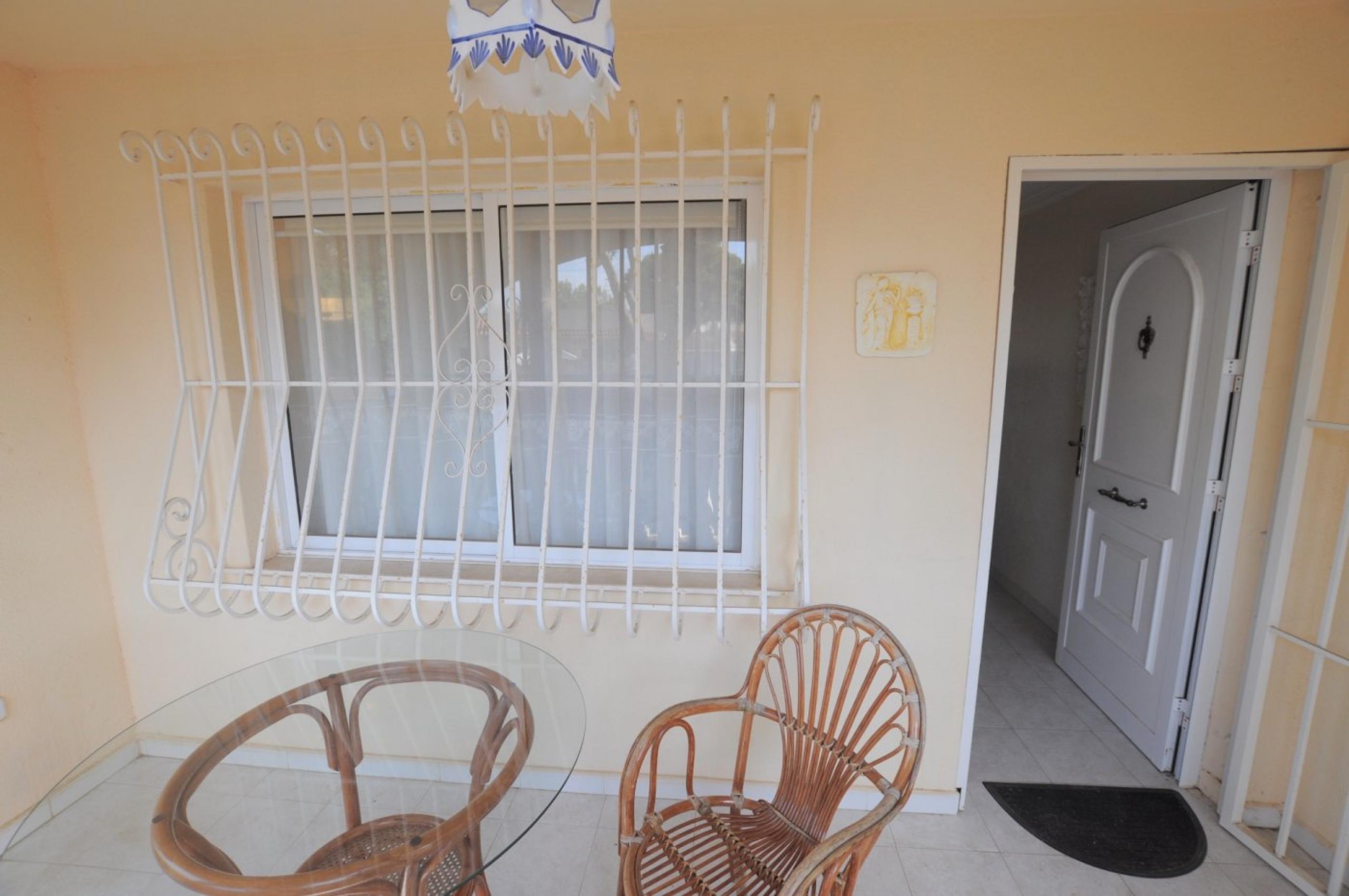 Villa jumelée avec propre piscine sur les balcons de Torrevieja