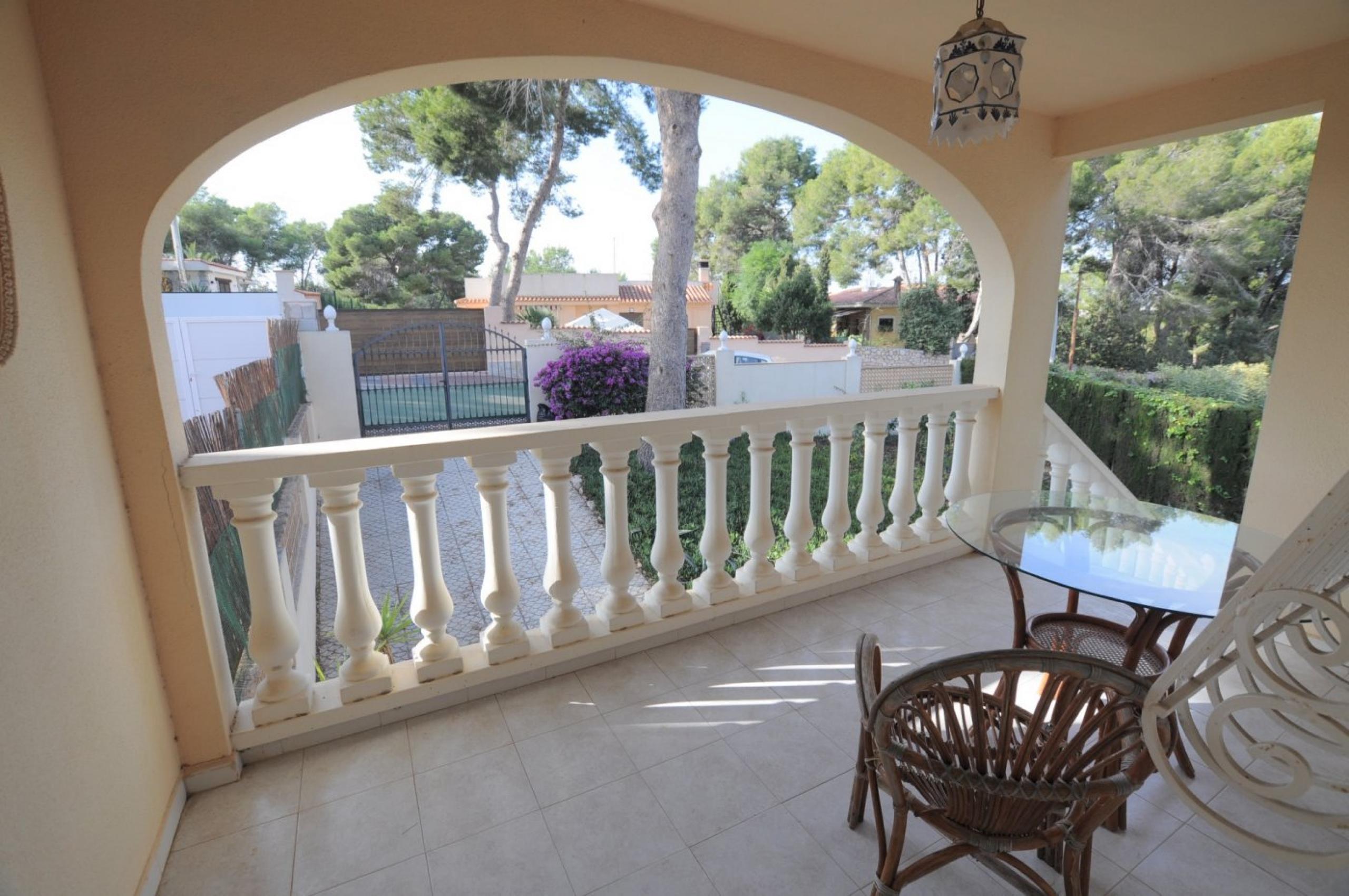 Villa jumelée avec propre piscine sur les balcons de Torrevieja