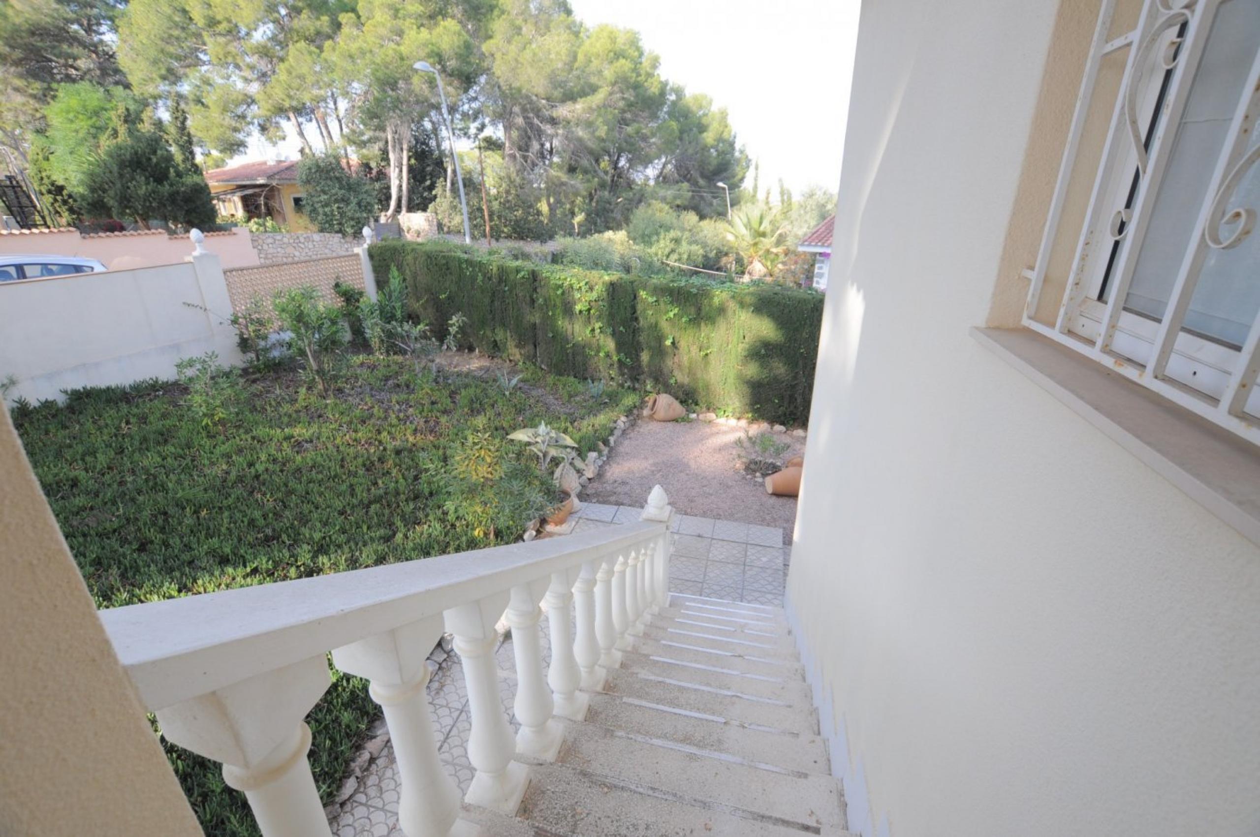 Villa jumelée avec propre piscine sur les balcons de Torrevieja