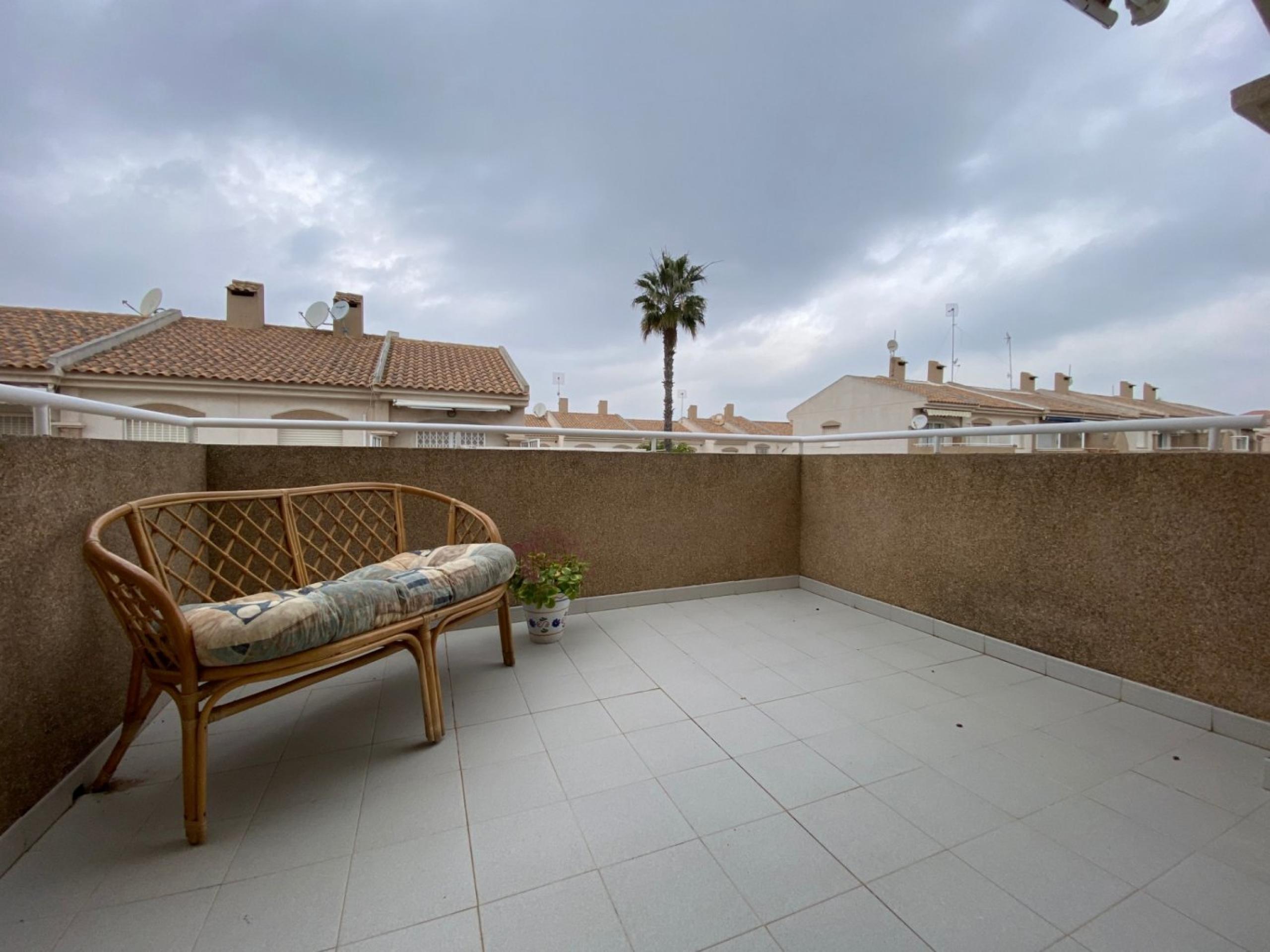 Magnifique bungalow au dernier étage avec 2 terrasses et vue sur la piscine