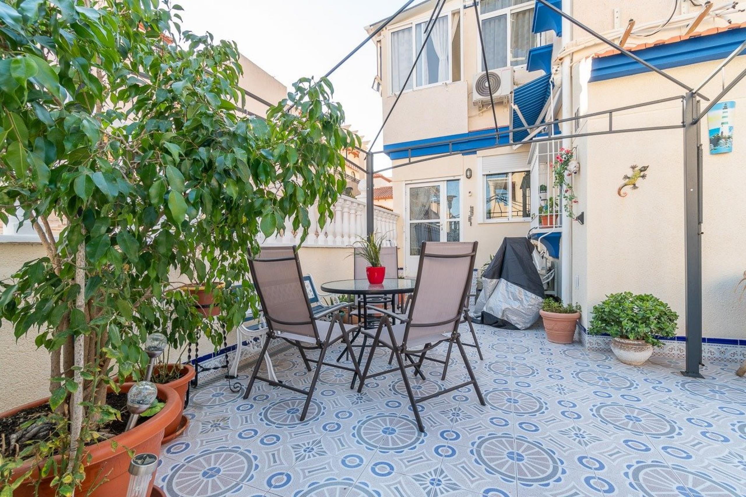 Rez-de-chaussée avec grande terrasse à Playa Flamenca