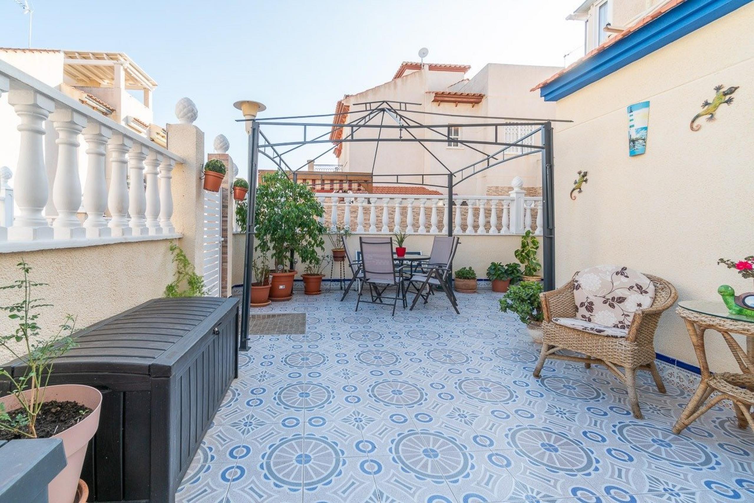 Rez-de-chaussée avec grande terrasse à Playa Flamenca