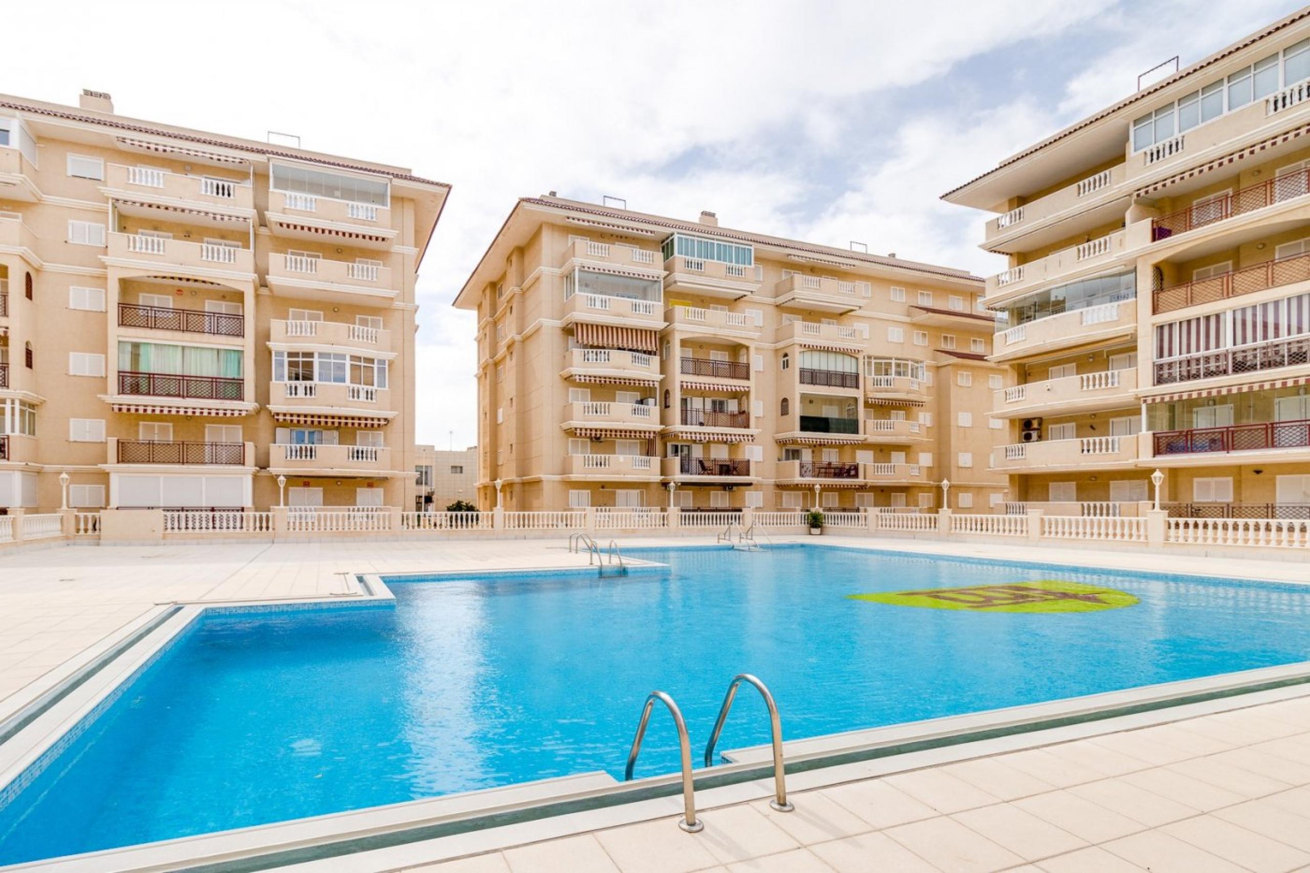 Appartement de luxe 1 chambre + garage. Résidentiel sur la première ligne de la plage de La Mata