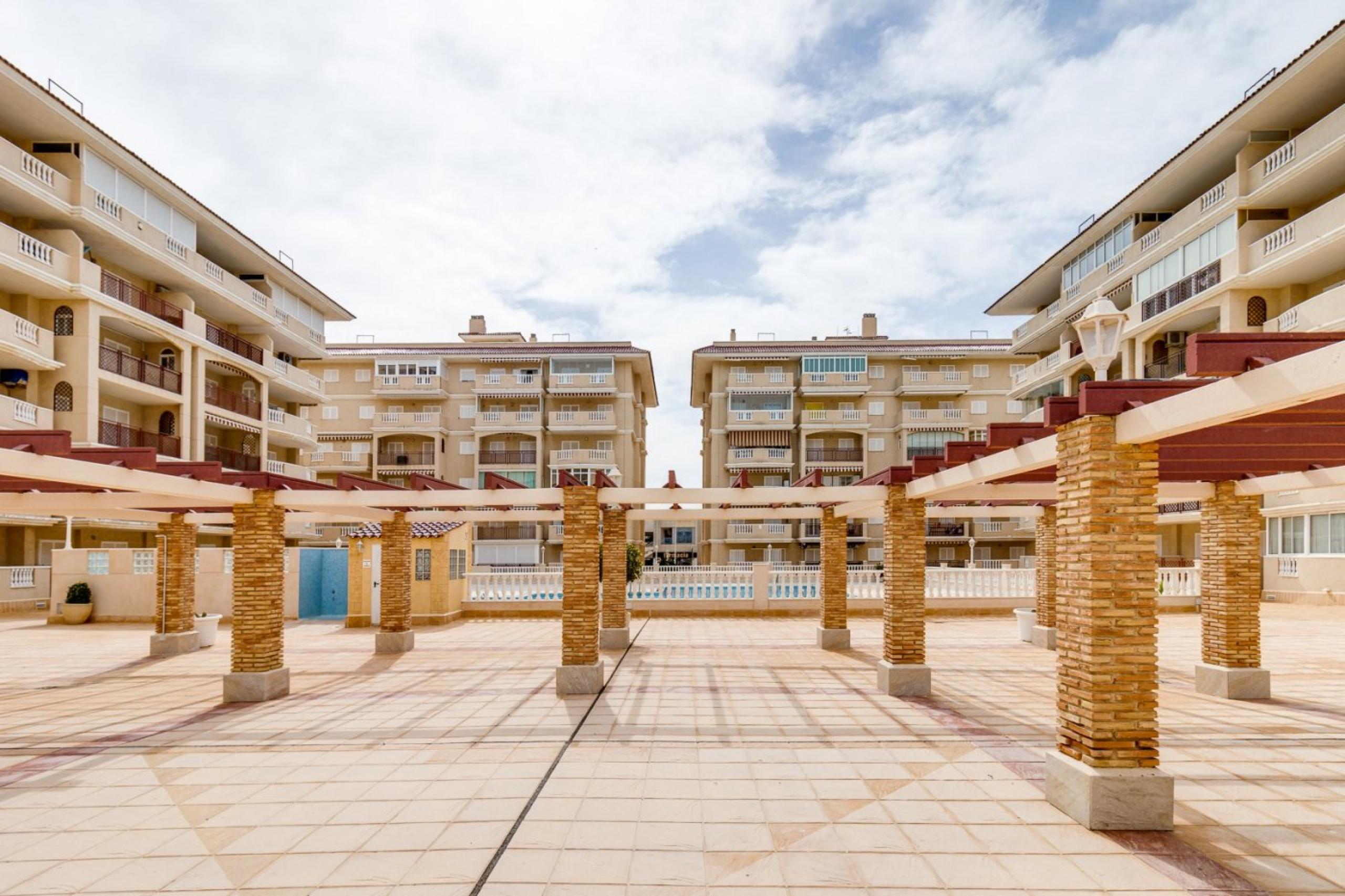 Appartement de luxe 1 chambre + garage. Résidentiel sur la première ligne de la plage de La Mata