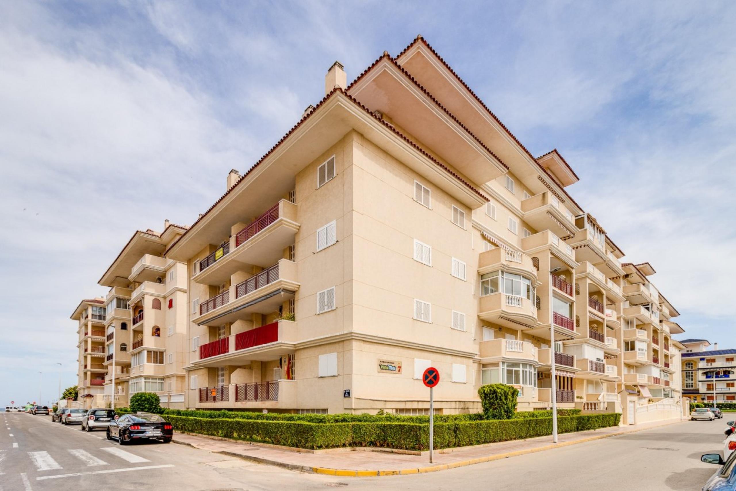 Appartement de luxe 1 chambre + garage. Résidentiel sur la première ligne de la plage de La Mata