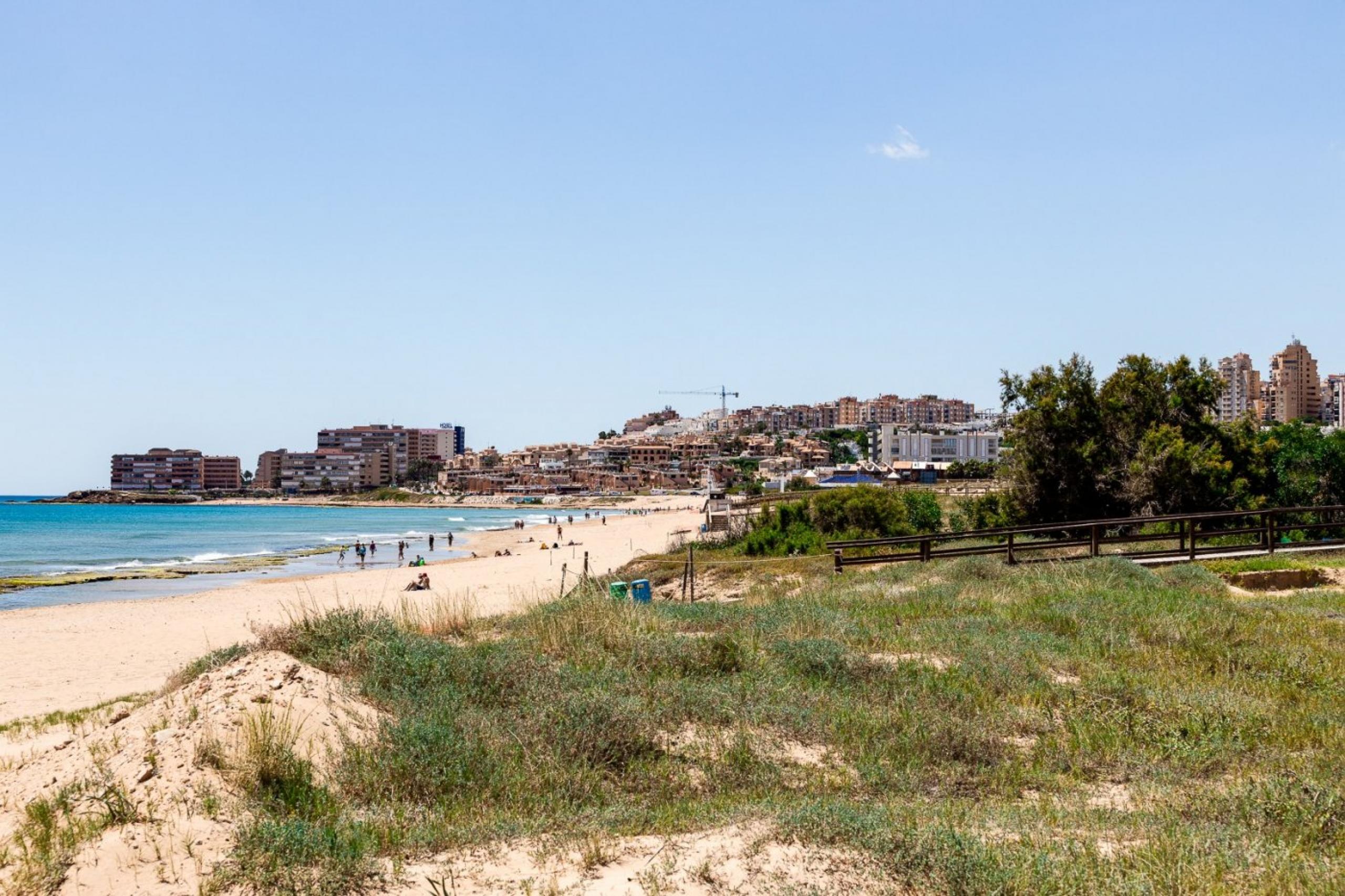 Appartement de luxe 1 chambre + garage. Résidentiel sur la première ligne de la plage de La Mata