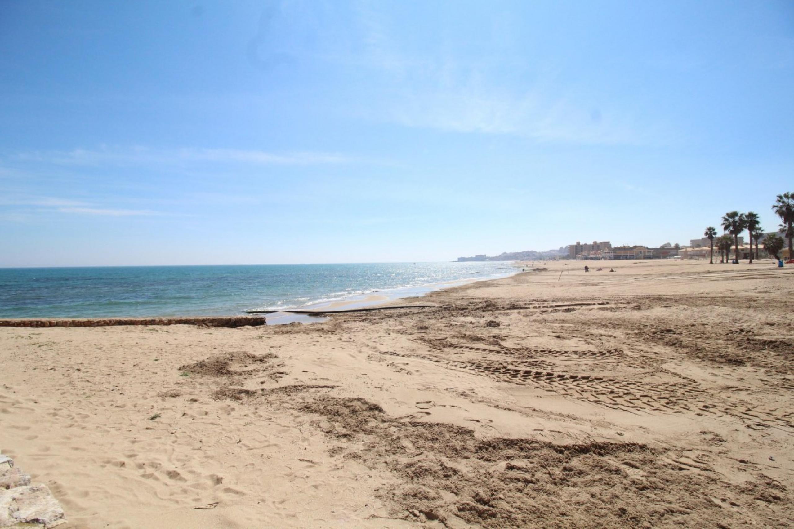 Fantastique appartement de deux chambres à La Mata à 50m de la mer