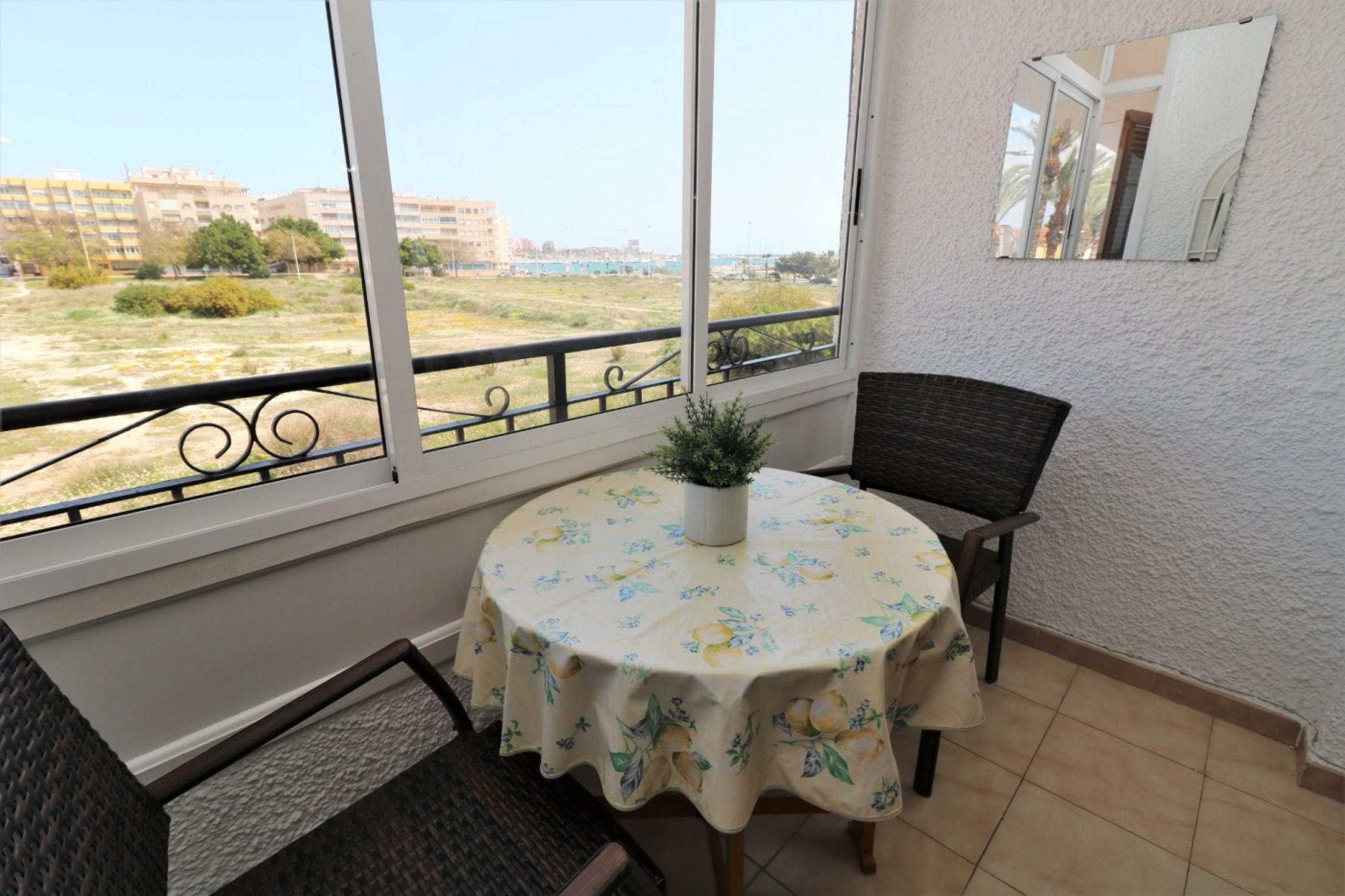 Bel appartement avec vue sur la mer à Urbz. Avec piscine