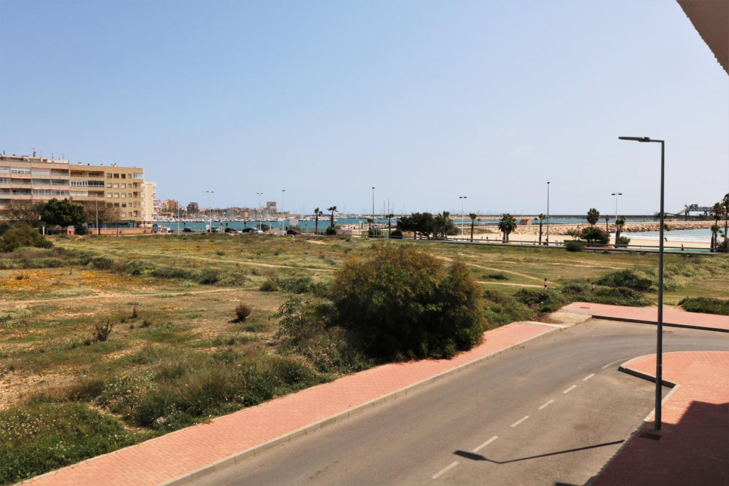 Bel appartement avec vue sur la mer à Urbz. Avec piscine