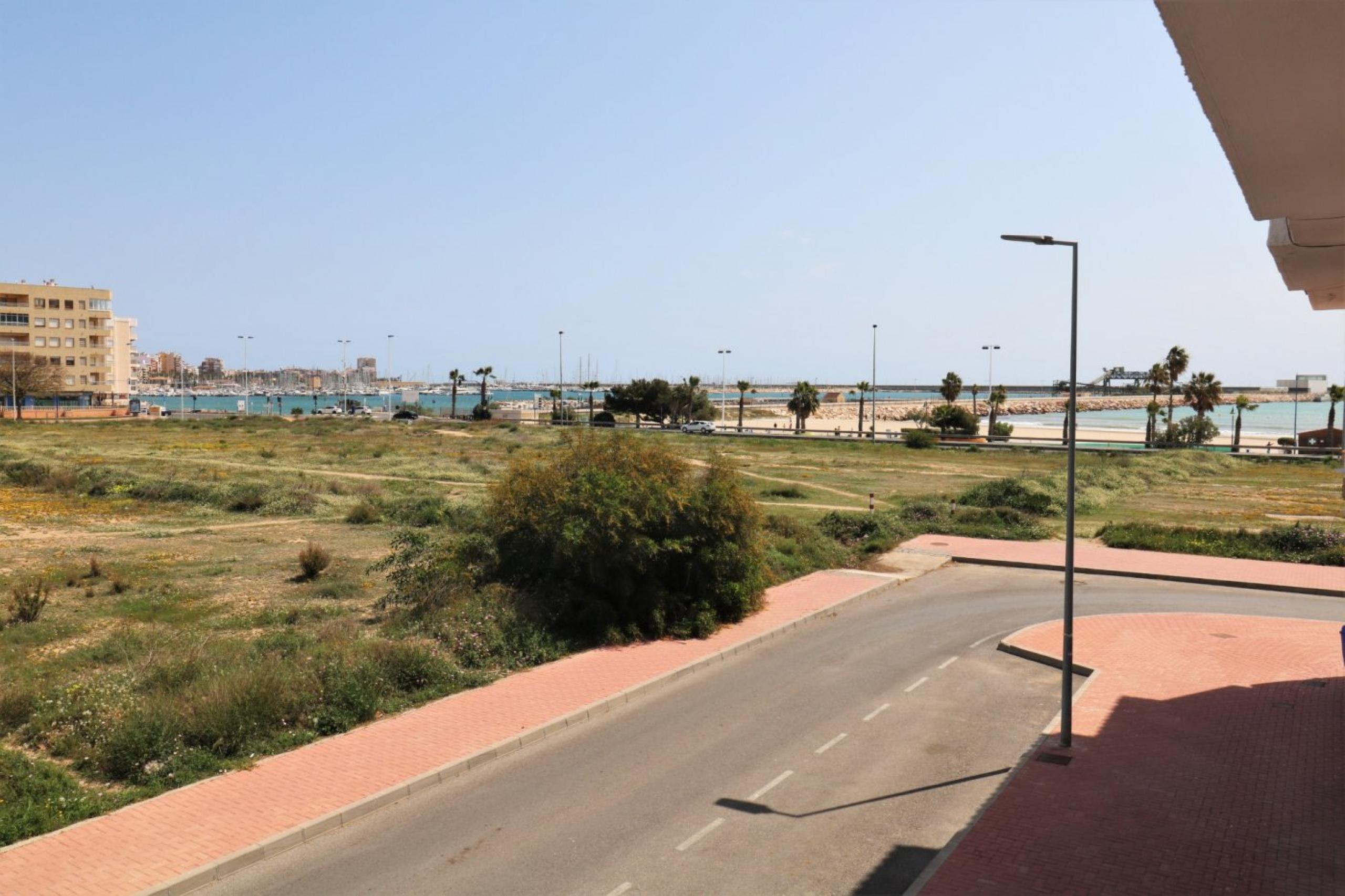 Bel appartement avec vue sur la mer à Urbz. Avec piscine