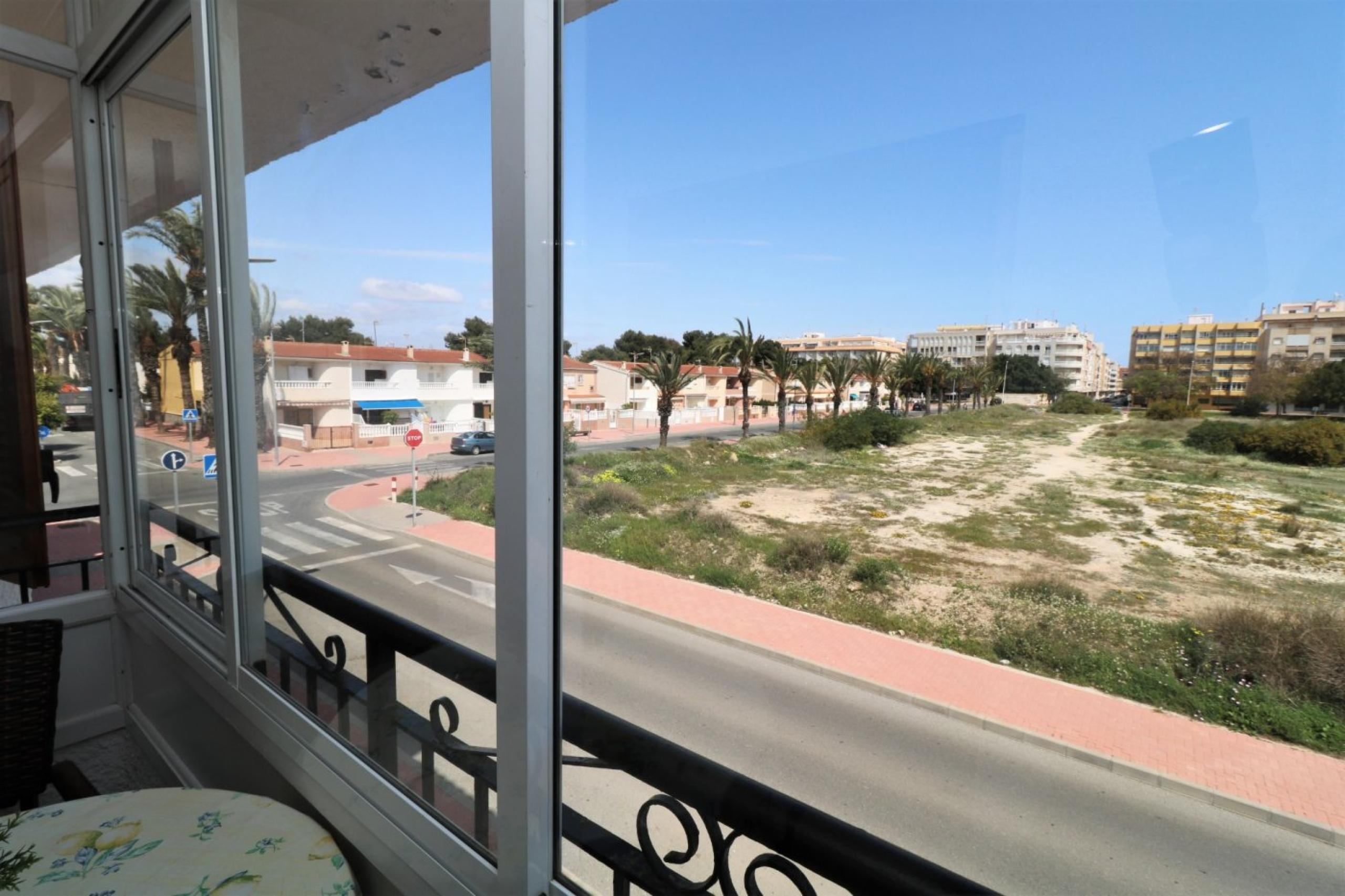 Bel appartement avec vue sur la mer à Urbz. Avec piscine