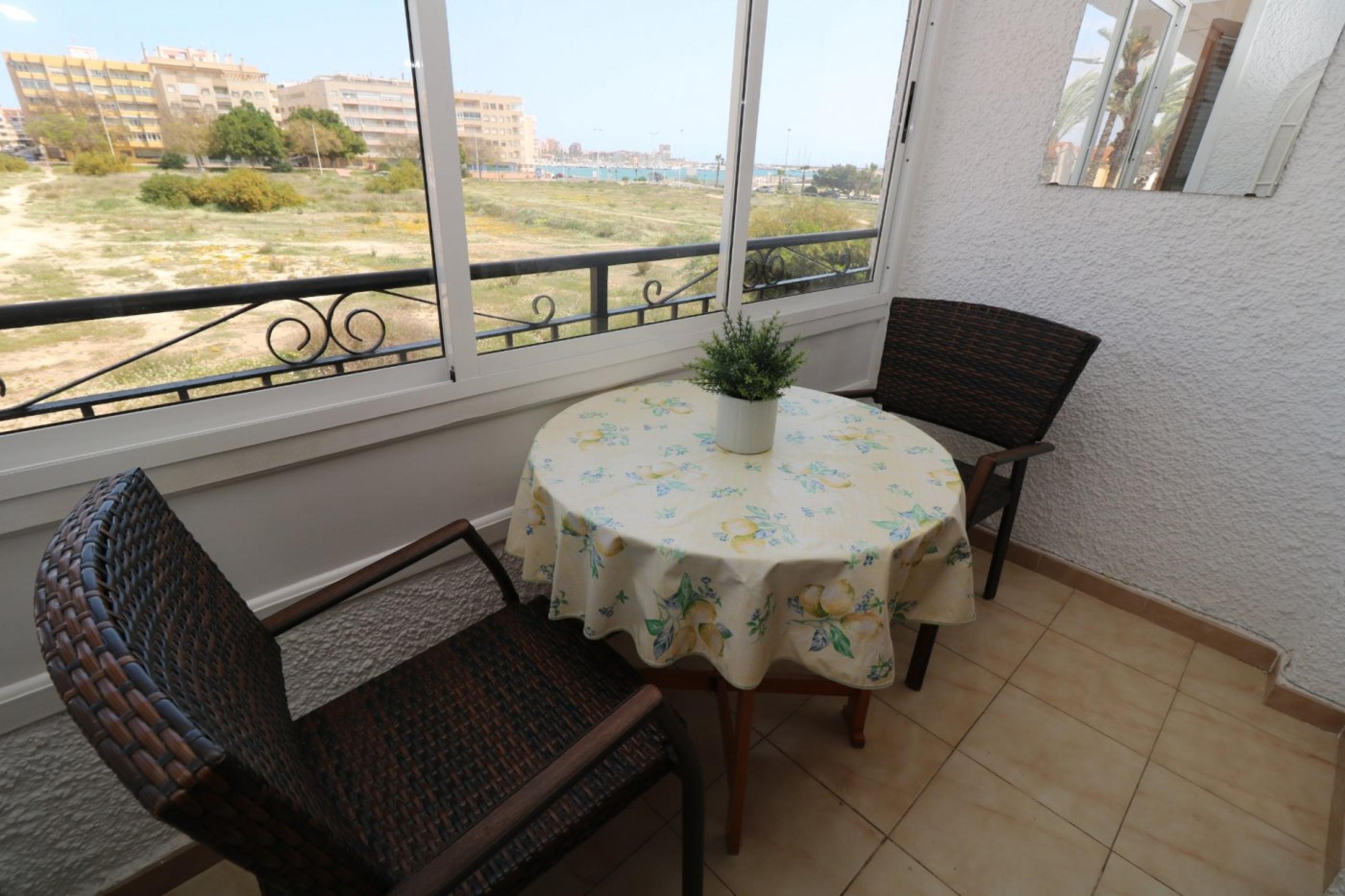 Bel appartement avec vue sur la mer à Urbz. Avec piscine