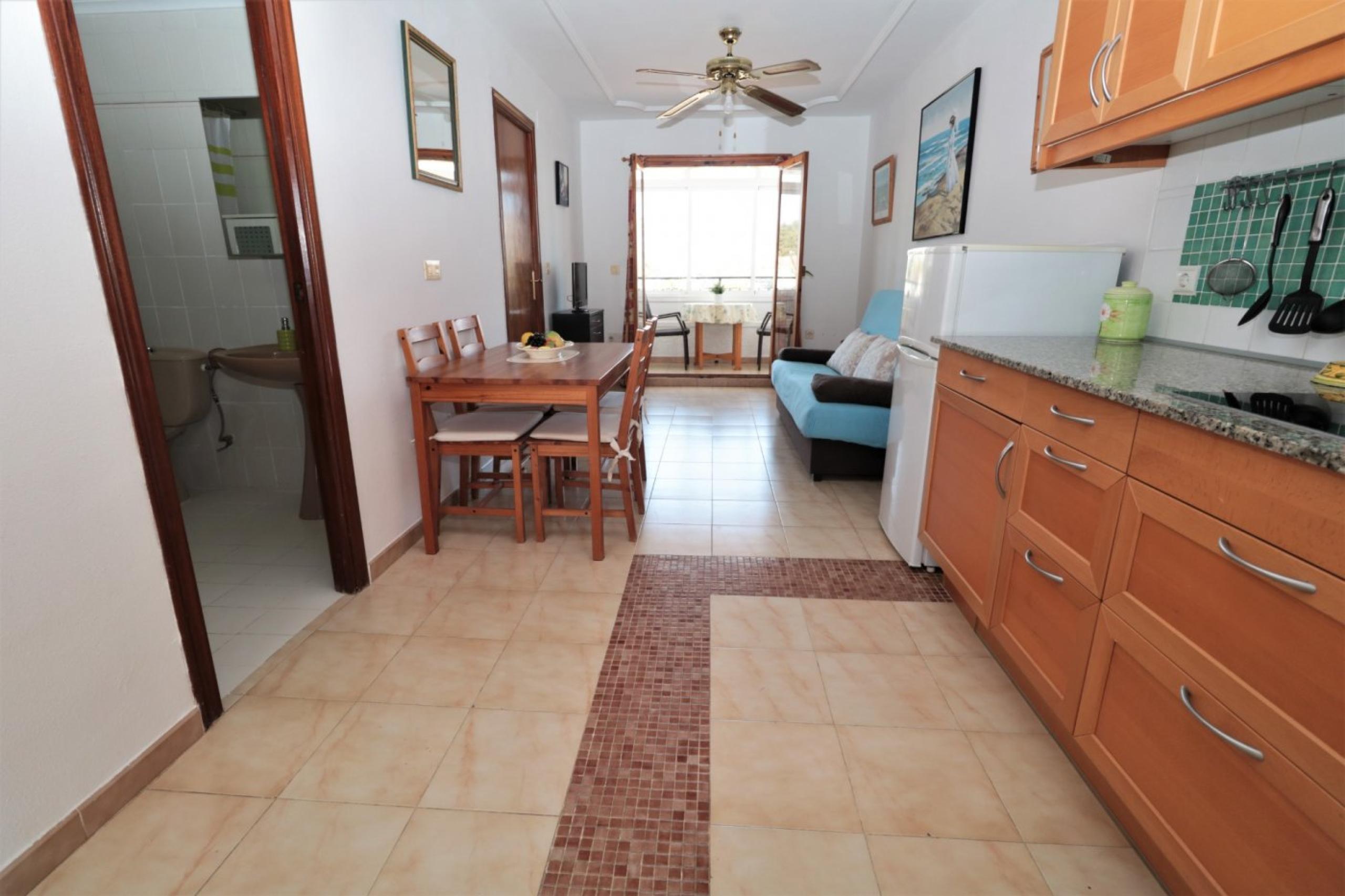 Bel appartement avec vue sur la mer à Urbz. Avec piscine