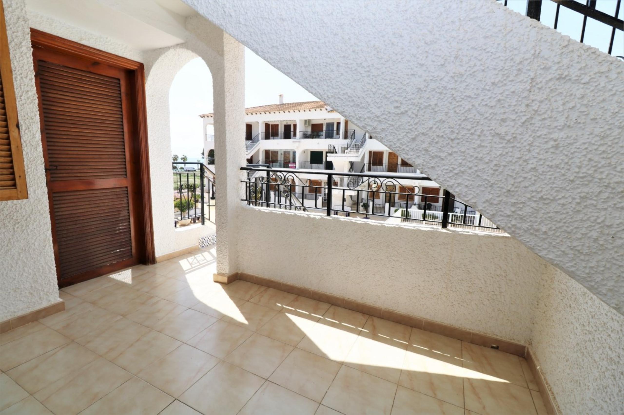 Bel appartement avec vue sur la mer à Urbz. Avec piscine