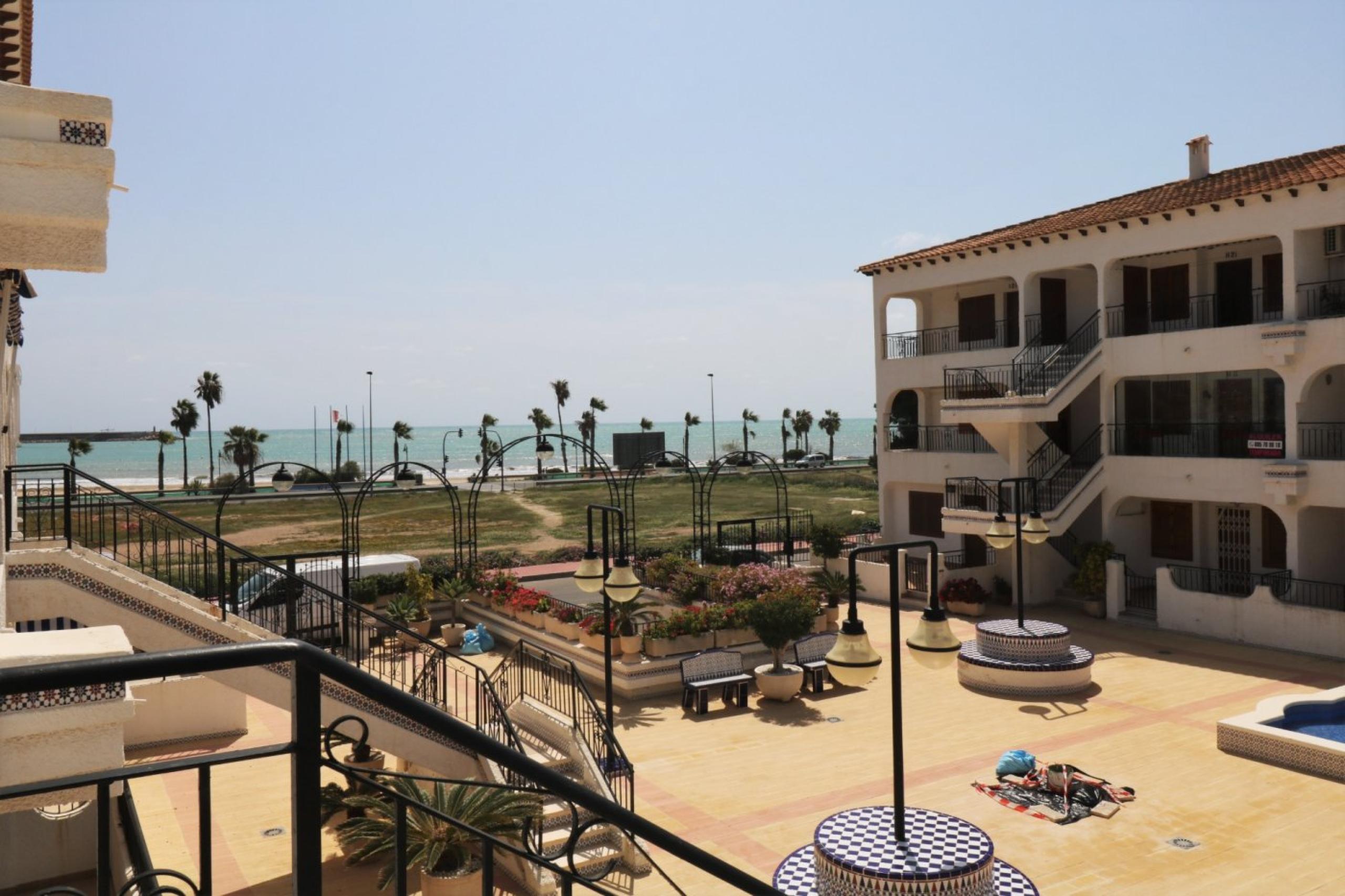 Bel appartement avec vue sur la mer à Urbz. Avec piscine