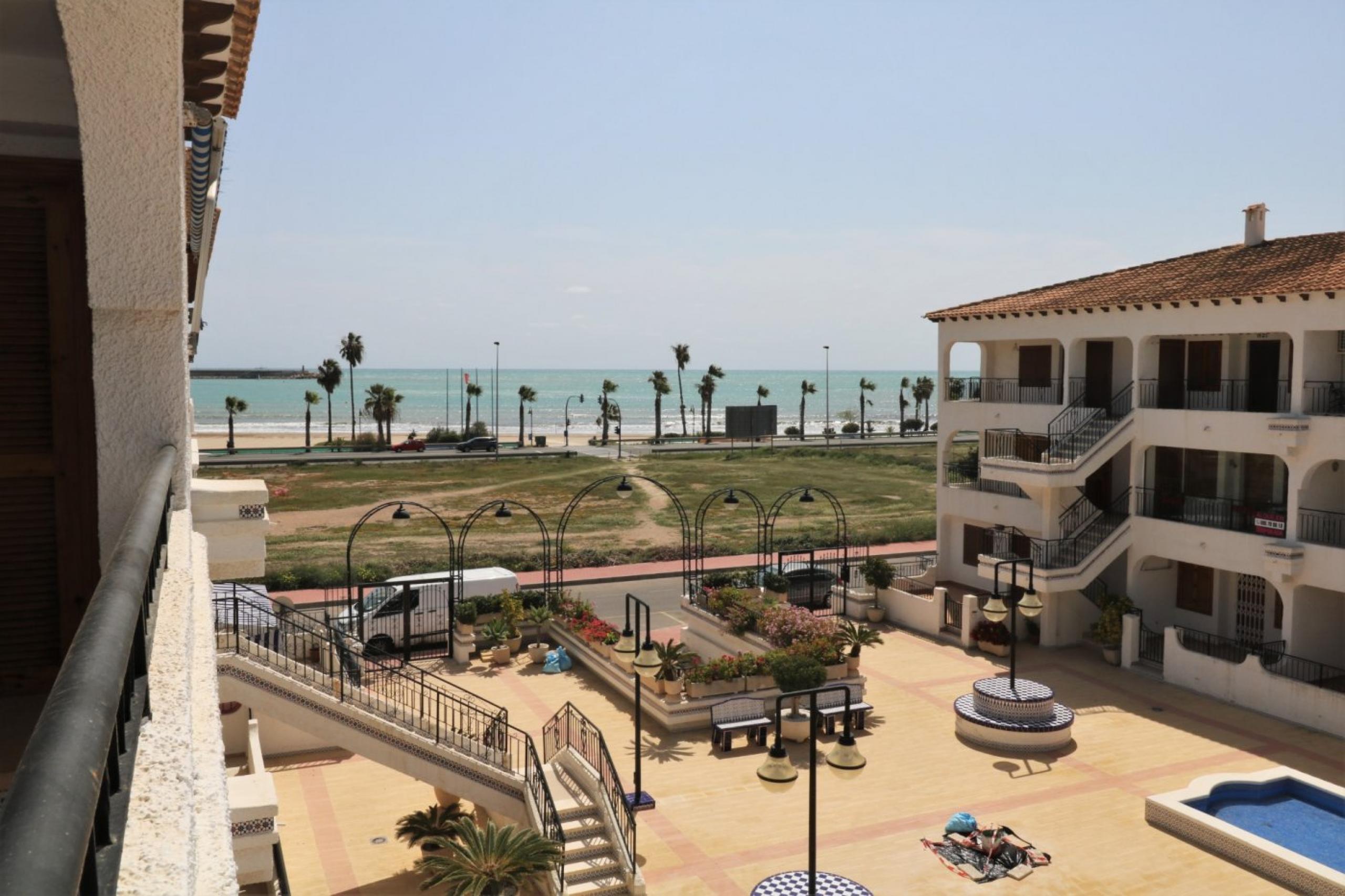 Bel appartement avec vue sur la mer à Urbz. Avec piscine