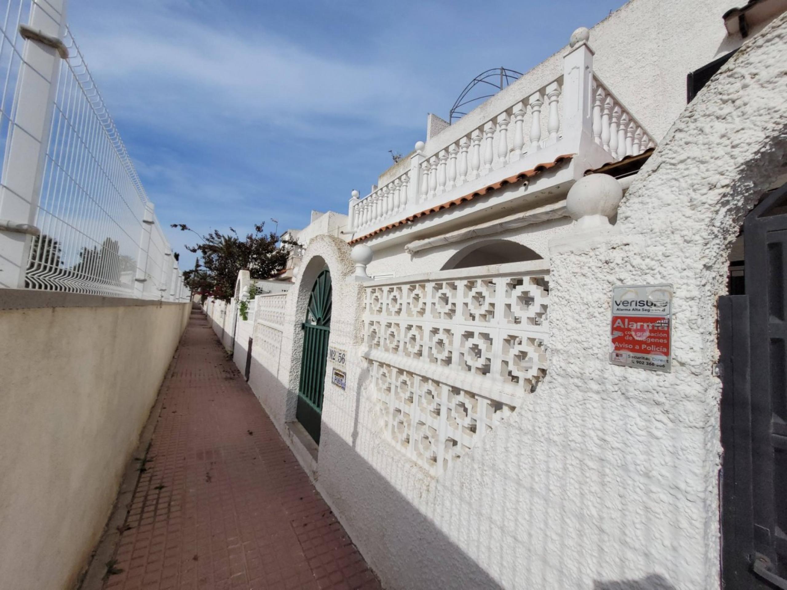 Pretty Duplex Maison de ville à Blanc Calas Torrevieja