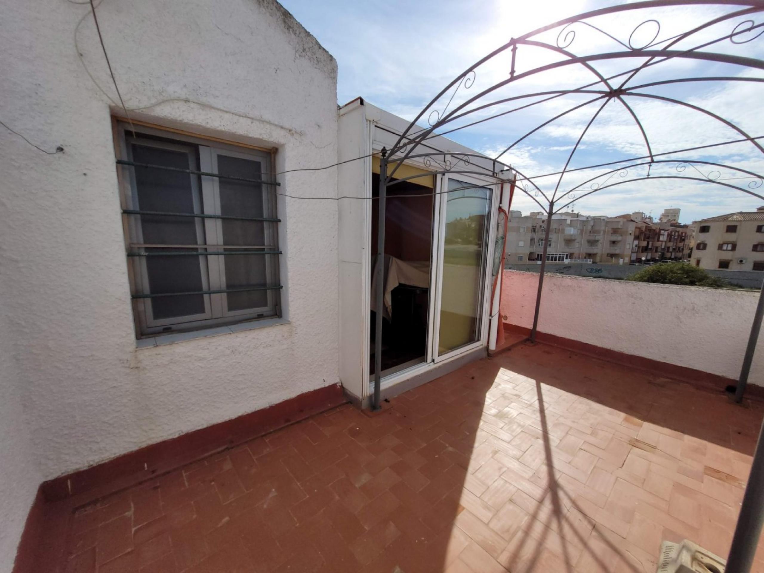 Pretty Duplex Maison de ville à Blanc Calas Torrevieja