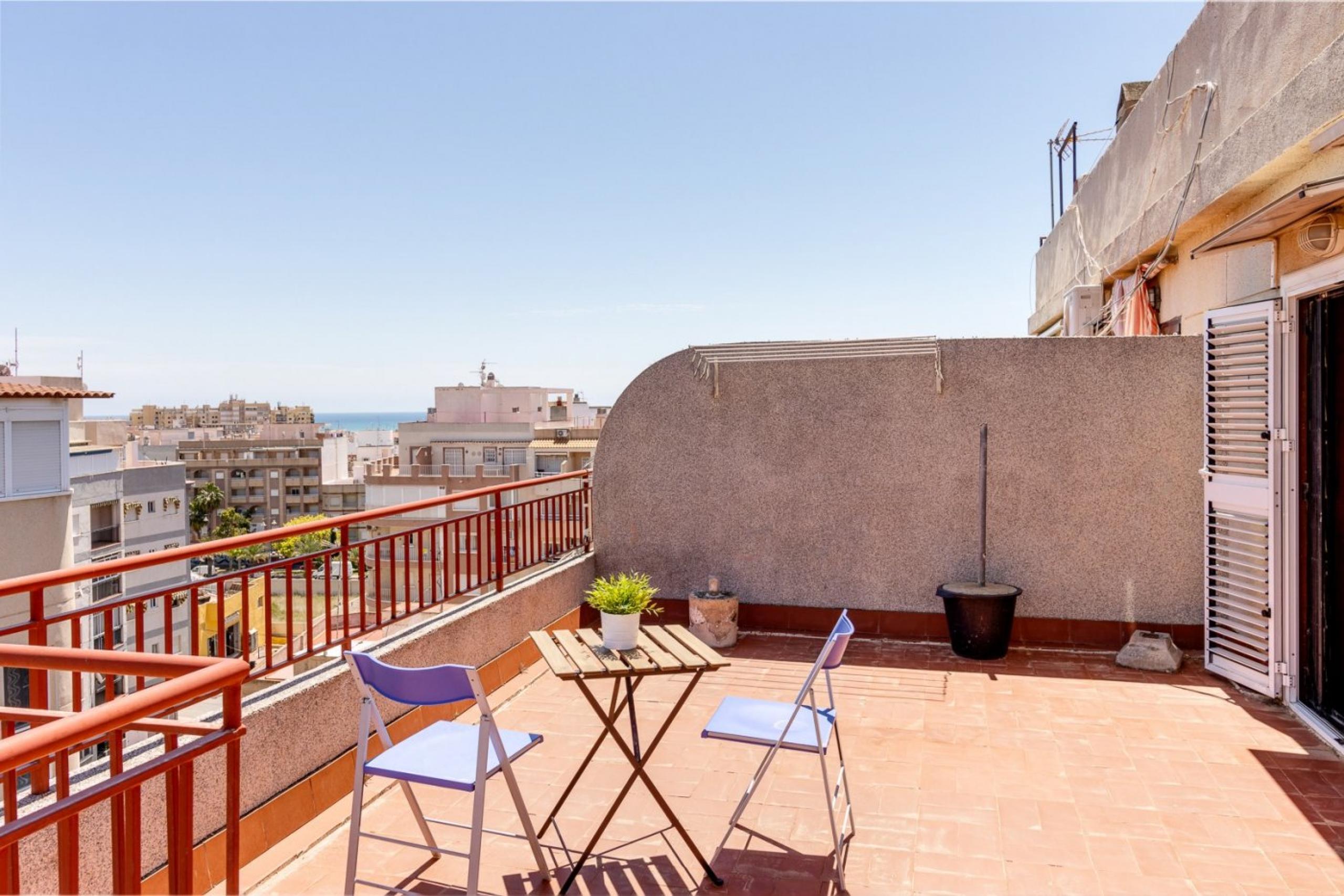 Une terrasse à vivre et une vue à la semelle