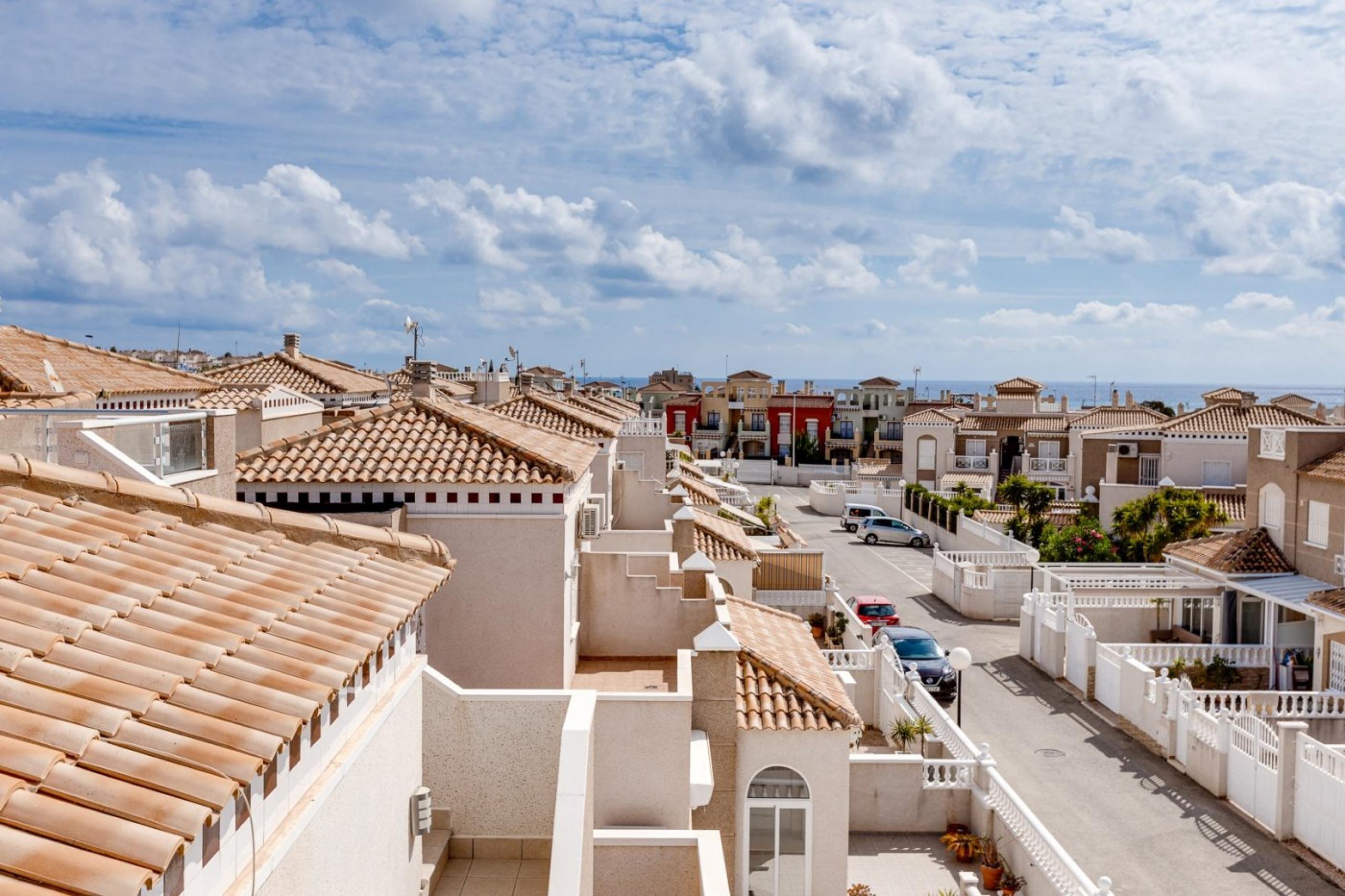 Le duplex Duplex spectaculaire est vendu à Altos de la Bahia.