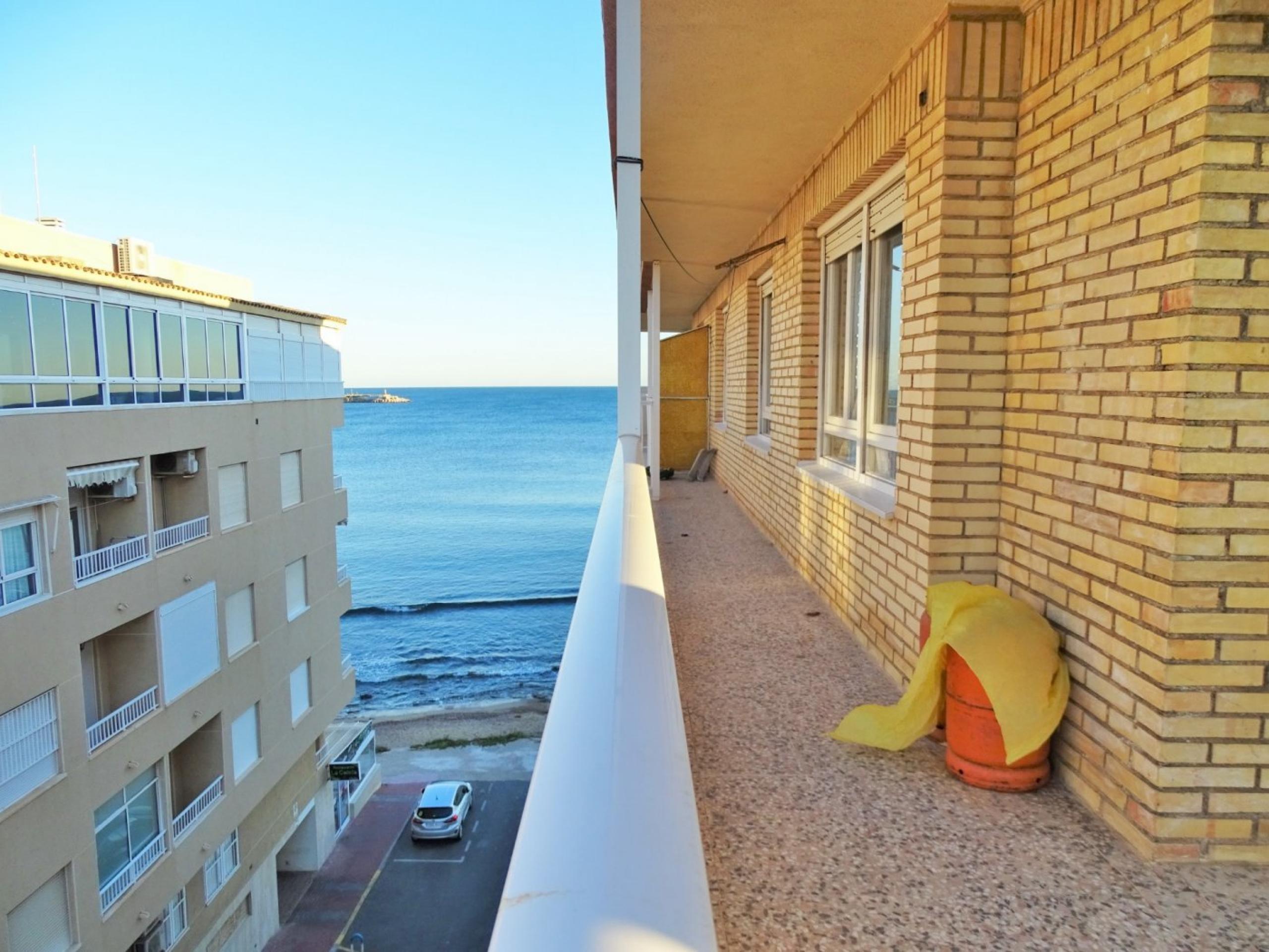 Penthouse première ligne avec terrasse 20 mètres 3 chambres vue mer