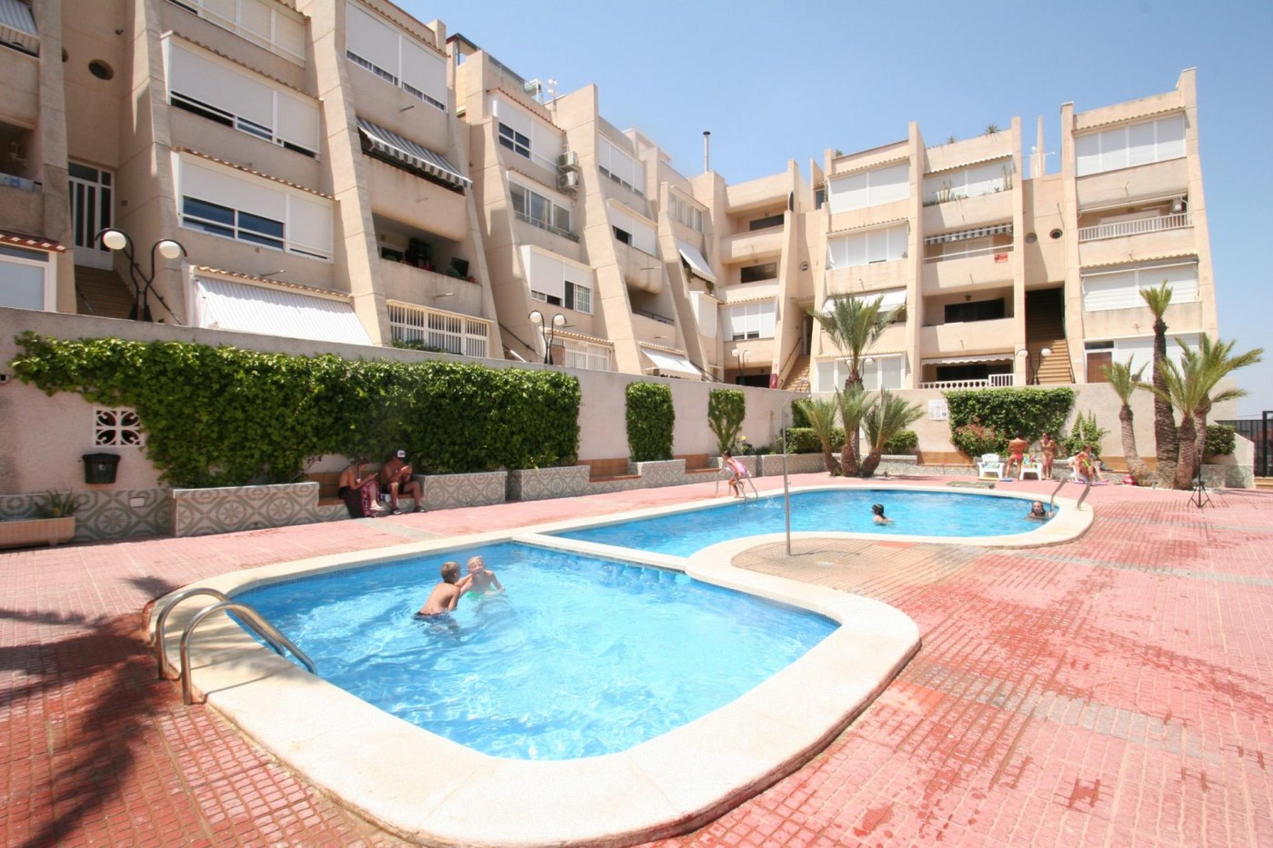 Appartement 1 chambre + 1 chambre supplémentaire + piscine, 450m de la plage de La Mata, Torrevieja