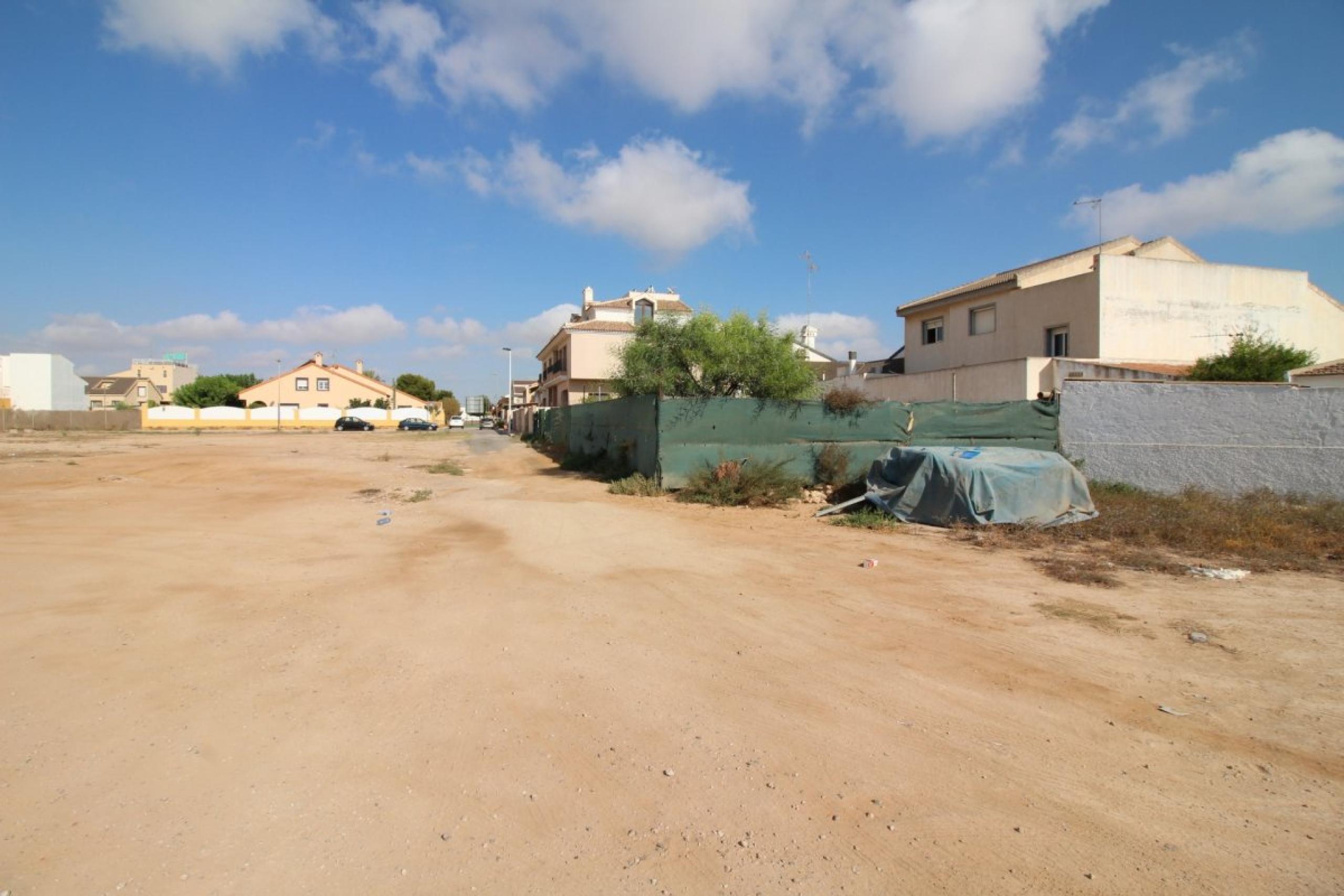 Terrain de 172 m2 à trois rues à San Pedro del Pinatar