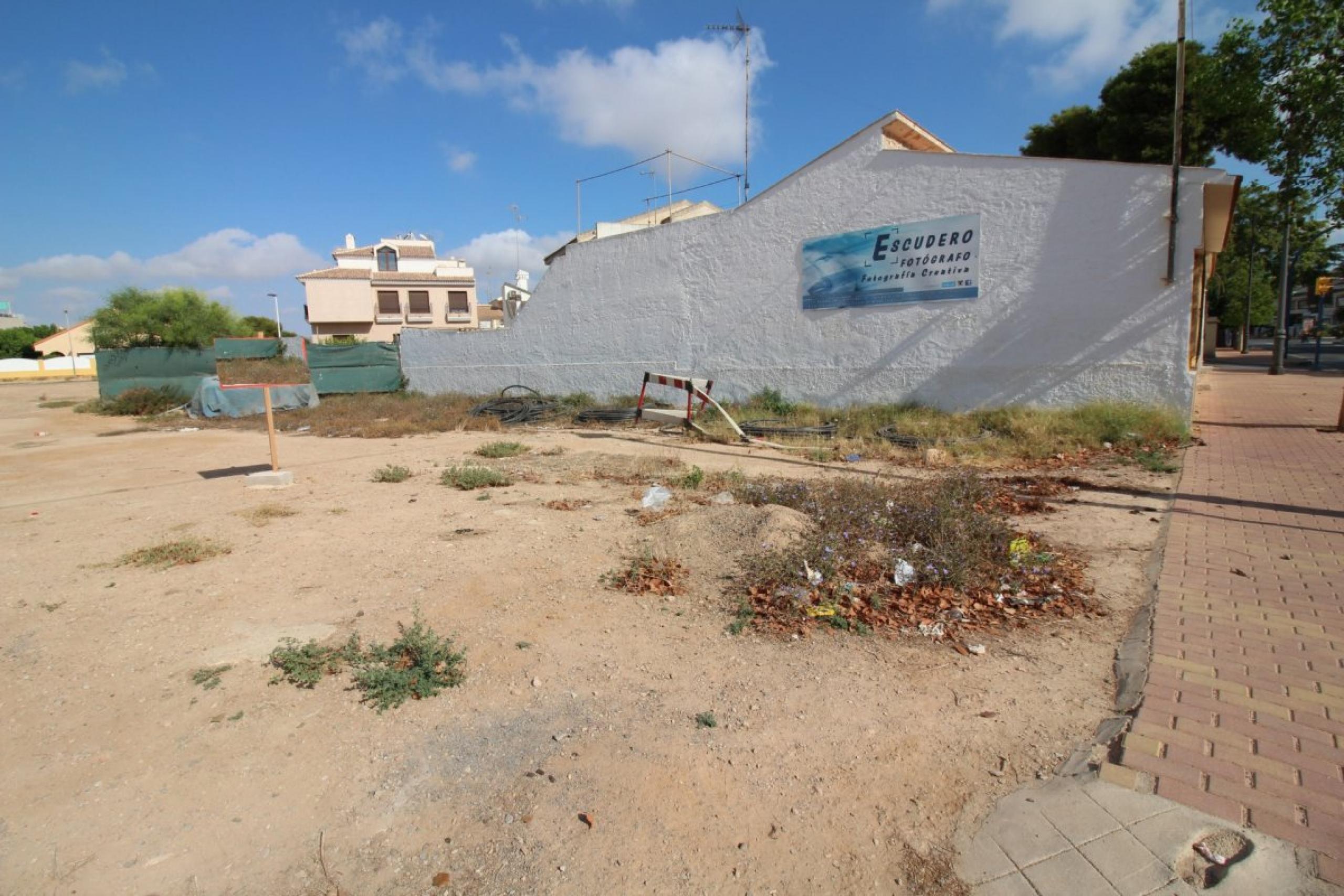 Terrain de 172 m2 à trois rues à San Pedro del Pinatar